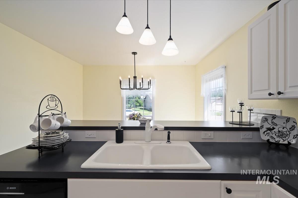 821 Horizon Way, Nampa, Idaho 83686, 3 Bedrooms, 2 Bathrooms, Residential For Sale, Price $489,900, 98991771