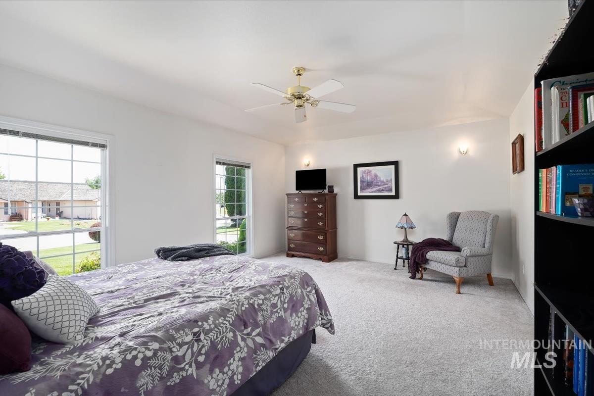 821 Horizon Way, Nampa, Idaho 83686, 3 Bedrooms, 2 Bathrooms, Residential For Sale, Price $489,900, 98991771