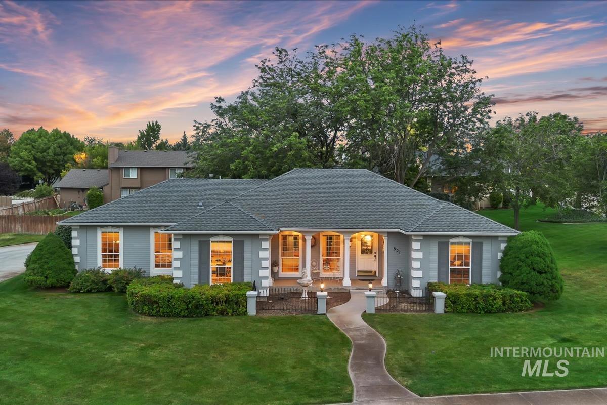 821 Horizon Way, Nampa, Idaho 83686, 3 Bedrooms, 2 Bathrooms, Residential For Sale, Price $489,900, 98991771