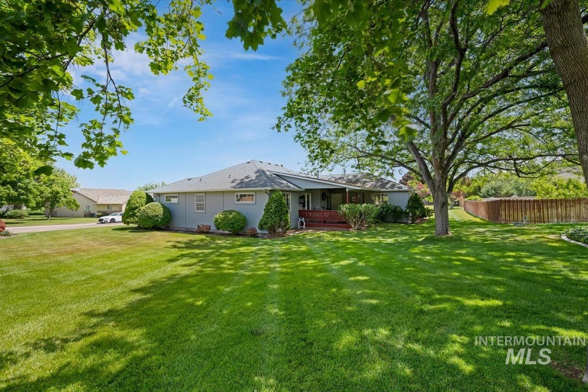 821 Horizon Way, Nampa, Idaho 83686, 3 Bedrooms, 2 Bathrooms, Residential For Sale, Price $489,900, 98991771