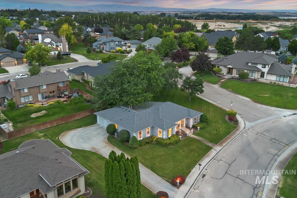 821 Horizon Way, Nampa, Idaho 83686, 3 Bedrooms, 2 Bathrooms, Residential For Sale, Price $489,900, 98991771