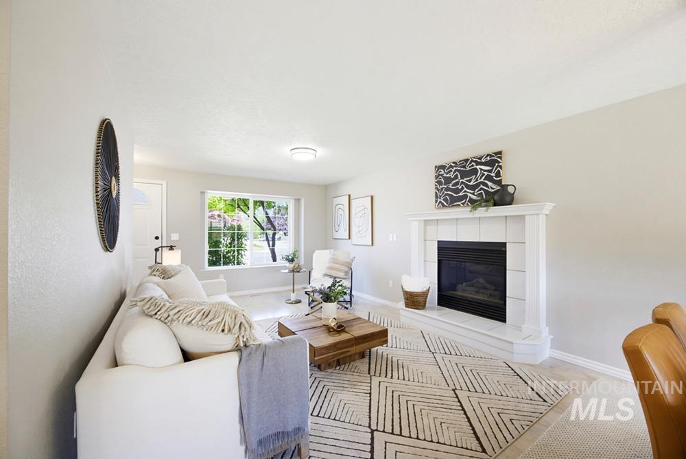 6925 W Stratton St, Boise, Idaho 83704, 3 Bedrooms, 2.5 Bathrooms, Residential For Sale, Price $478,000, 98991777