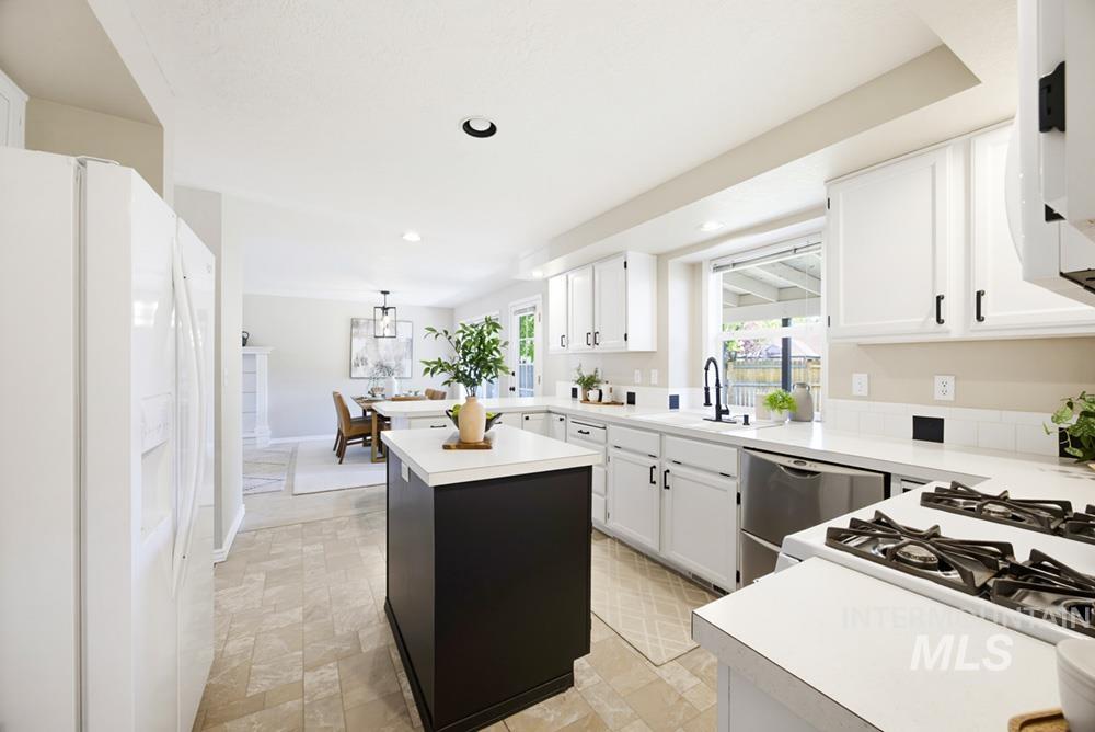 6925 W Stratton St, Boise, Idaho 83704, 3 Bedrooms, 2.5 Bathrooms, Residential For Sale, Price $478,000, 98991777
