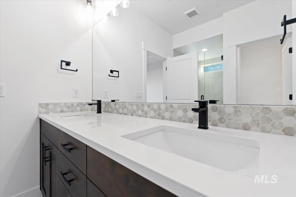 11141 S Corballis Ln, Kuna, Idaho 83634, 3 Bedrooms, 2 Bathrooms, Residential For Sale, Price $484,880, 98991778