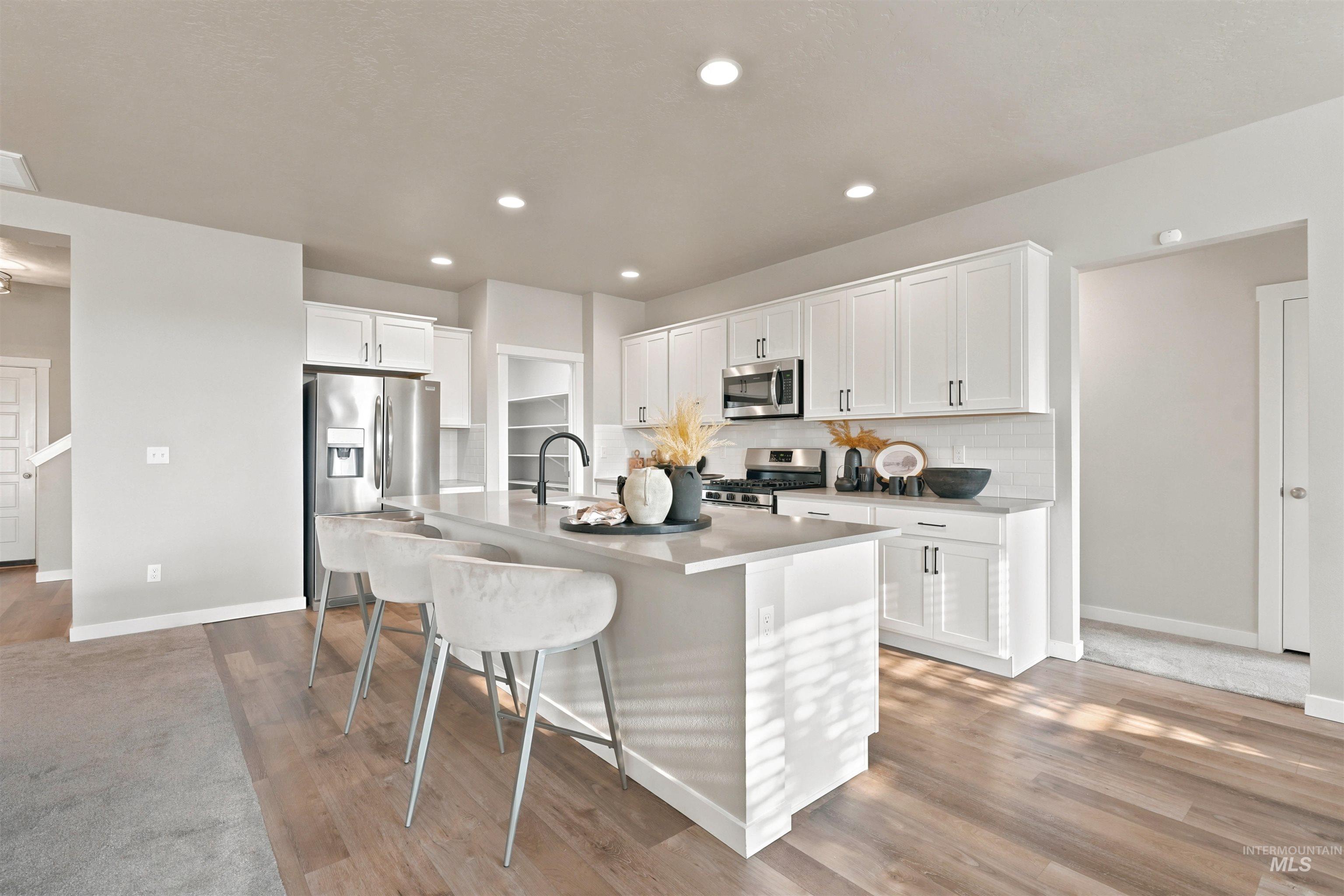 2369 N Meadowhills Ave, Star, Idaho 83669, 4 Bedrooms, 2 Bathrooms, Residential For Sale, Price $599,900, 98991781