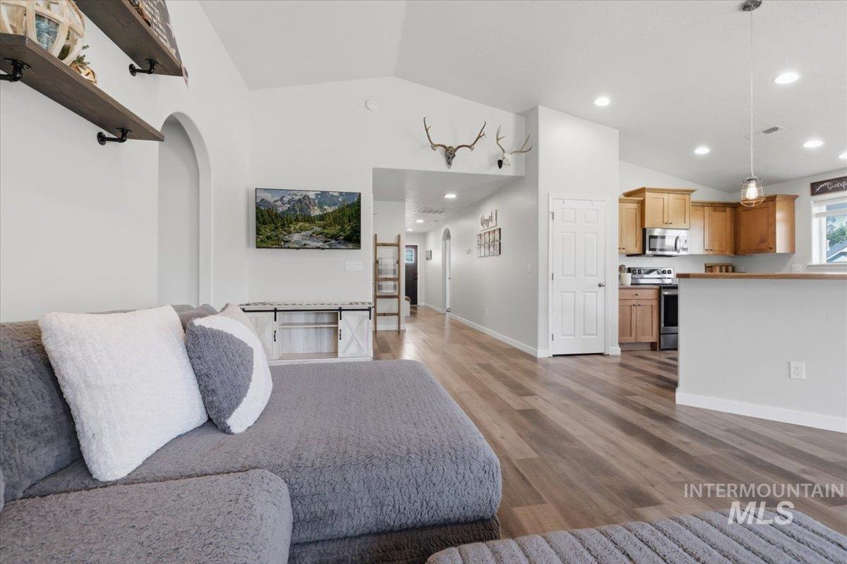 4340 E Elk River St, Nampa, Idaho 83686, 3 Bedrooms, 2 Bathrooms, Residential For Sale, Price $415,500, 98991782