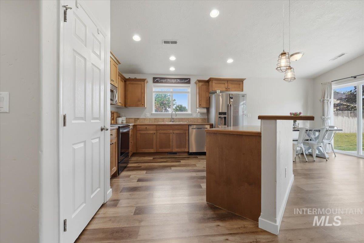 4340 E Elk River St, Nampa, Idaho 83686, 3 Bedrooms, 2 Bathrooms, Residential For Sale, Price $415,500, 98991782