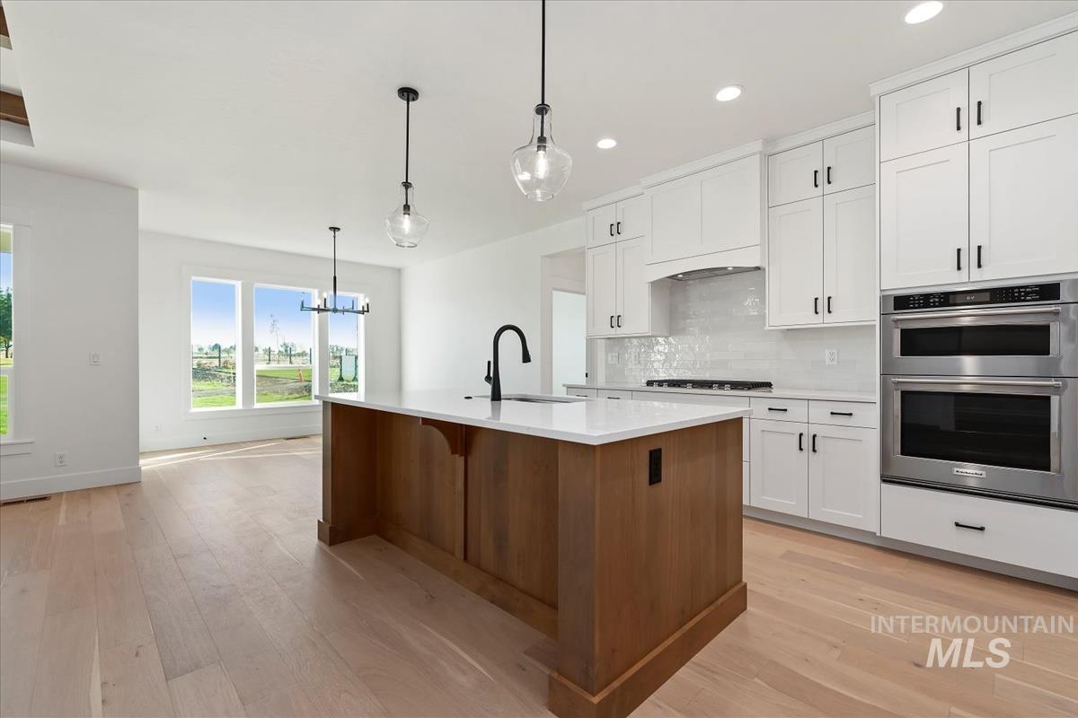 11135 S Corballis Ln, Kuna, Idaho 83634, 3 Bedrooms, 3 Bathrooms, Residential For Sale, Price $749,880, 98991783