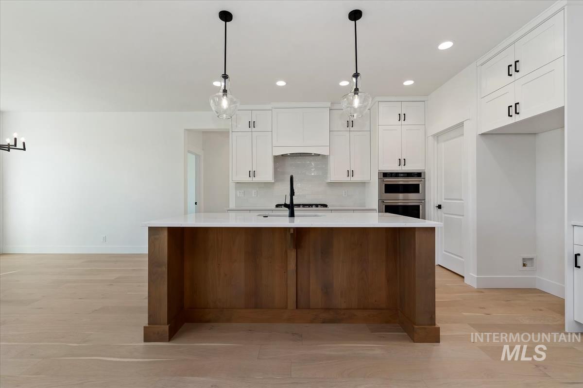 11135 S Corballis Ln, Kuna, Idaho 83634, 3 Bedrooms, 3 Bathrooms, Residential For Sale, Price $749,880, 98991783