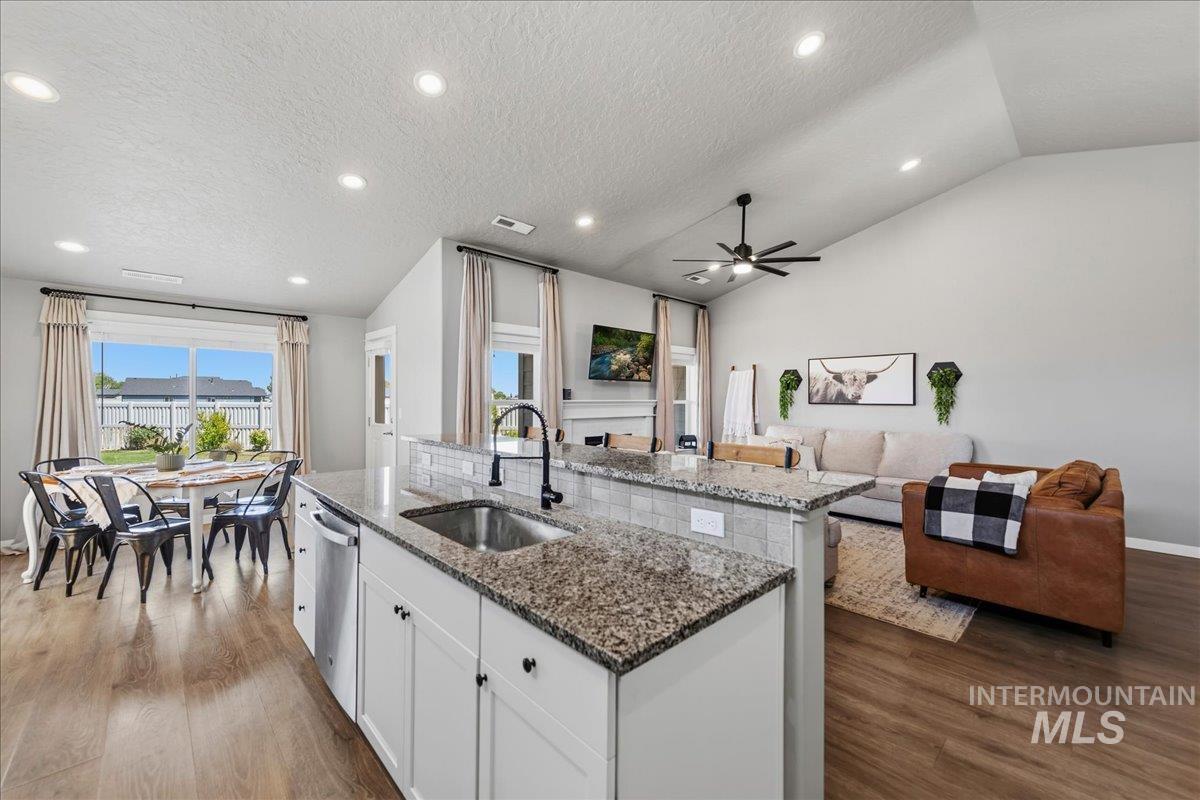 5770 E Walbrook St, Nampa, Idaho 83687, 4 Bedrooms, 2 Bathrooms, Residential For Sale, Price $519,900, 98991784