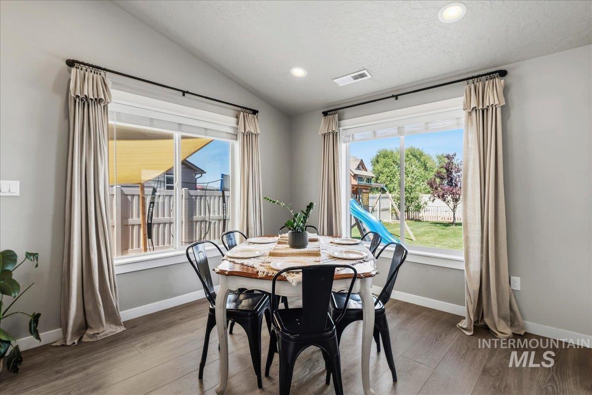 5770 E Walbrook St, Nampa, Idaho 83687, 4 Bedrooms, 2 Bathrooms, Residential For Sale, Price $519,900, 98991784