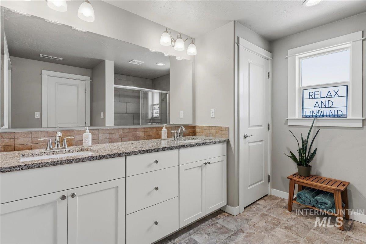 5770 E Walbrook St, Nampa, Idaho 83687, 4 Bedrooms, 2 Bathrooms, Residential For Sale, Price $519,900, 98991784