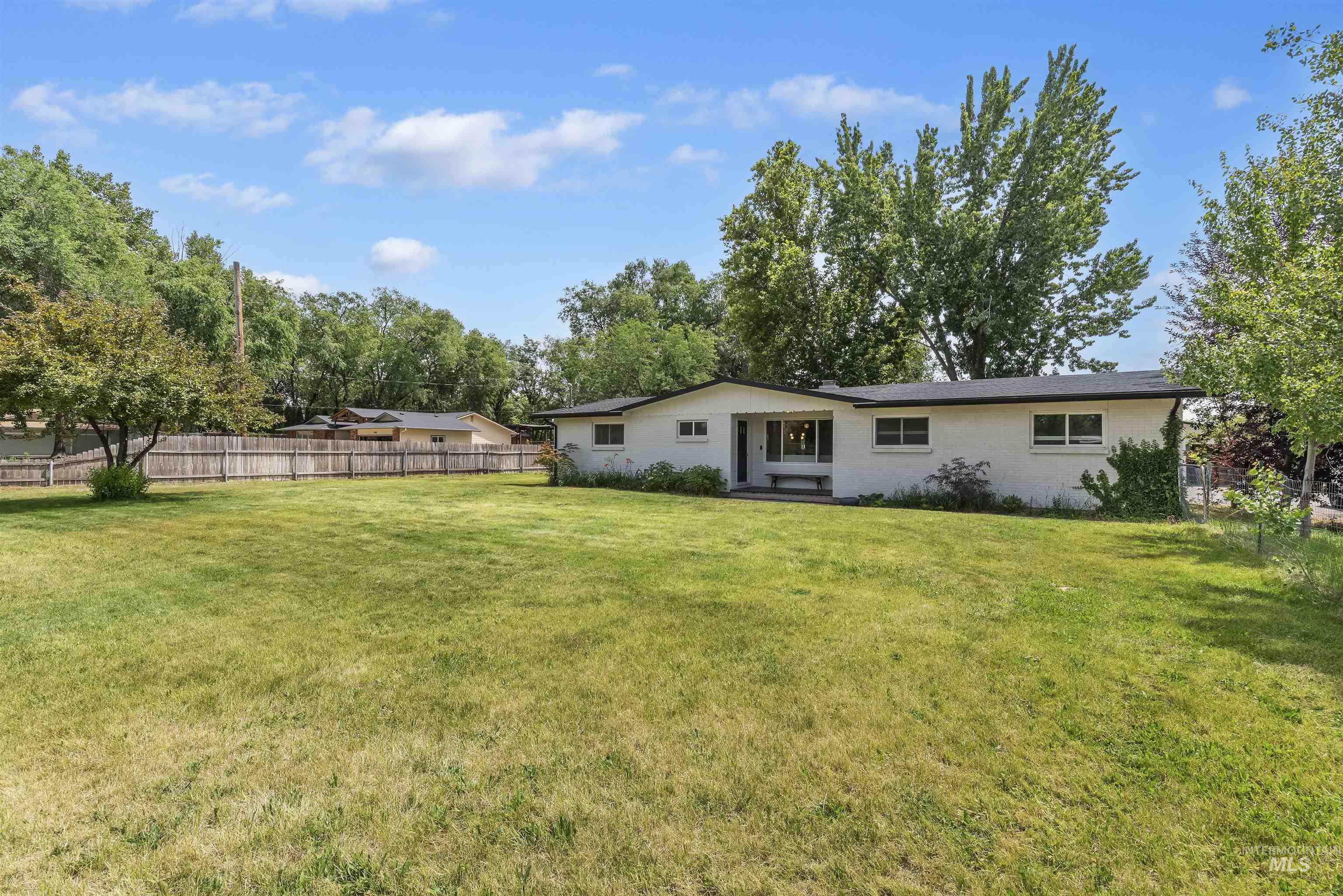 355 E Beacon Light Rd, Eagle, Idaho 83616, 5 Bedrooms, 2 Bathrooms, Residential For Sale, Price $979,000, 98991787