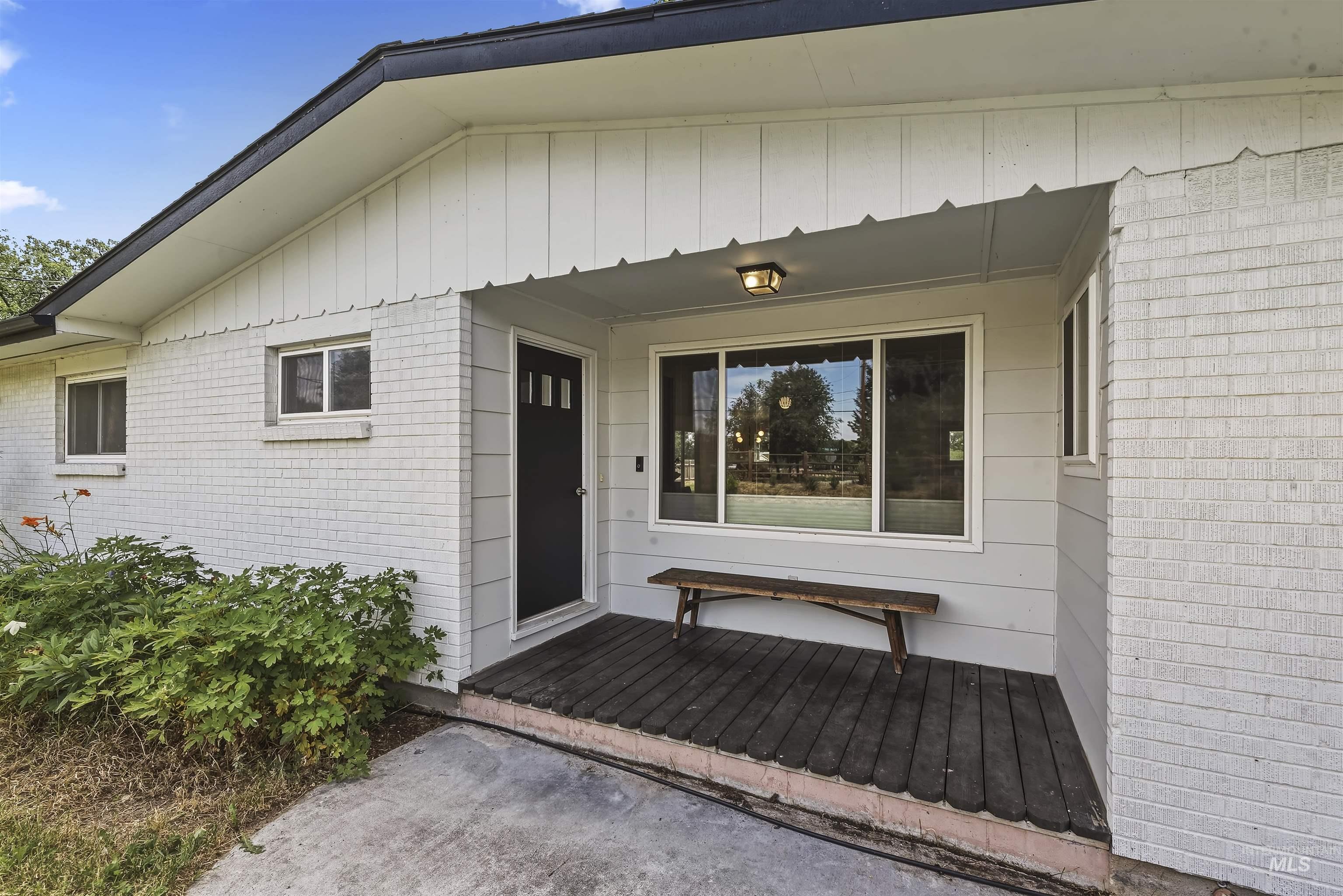 355 E Beacon Light Rd, Eagle, Idaho 83616, 5 Bedrooms, 2 Bathrooms, Residential For Sale, Price $979,000, 98991787