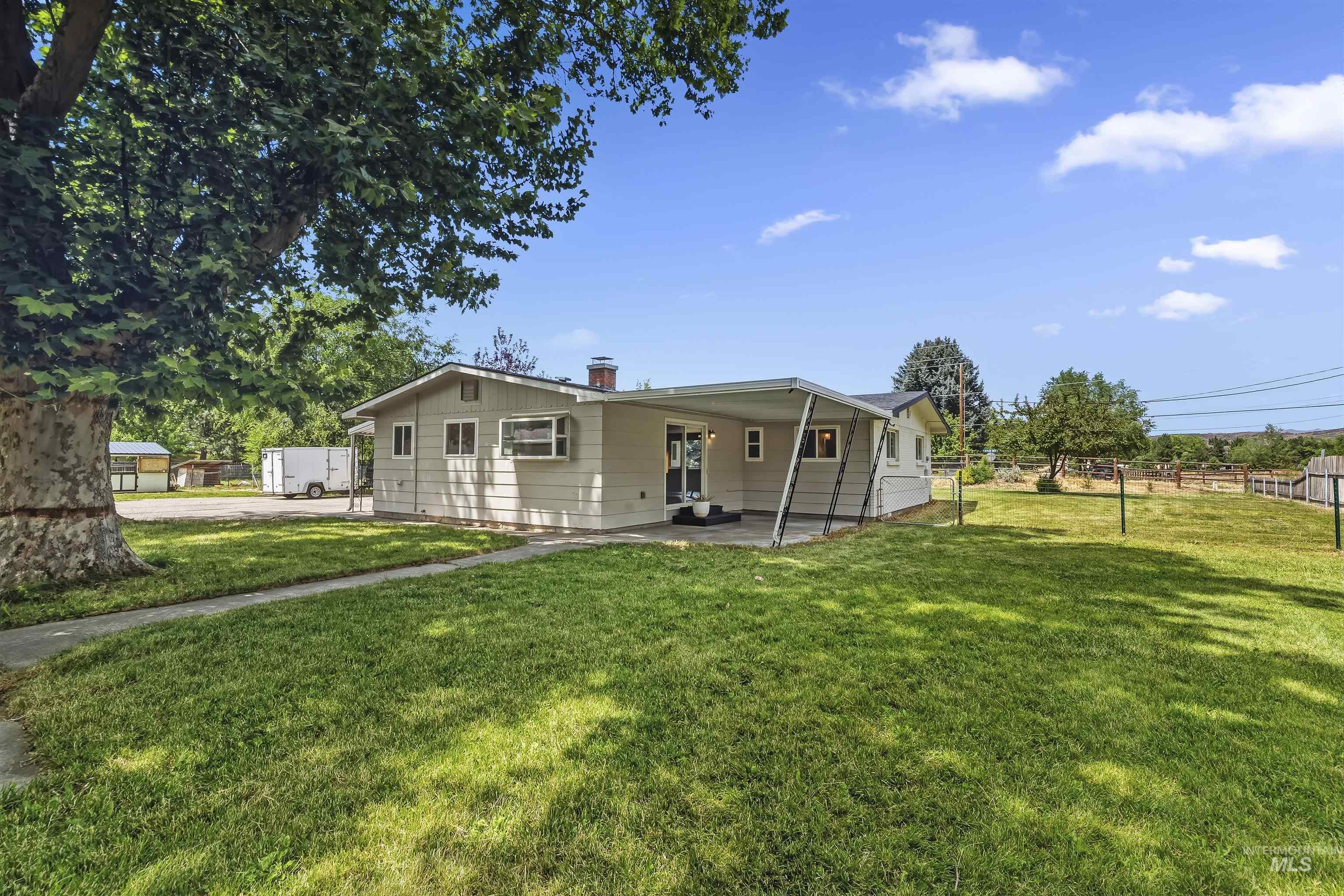 355 E Beacon Light Rd, Eagle, Idaho 83616, 5 Bedrooms, 2 Bathrooms, Residential For Sale, Price $979,000, 98991787