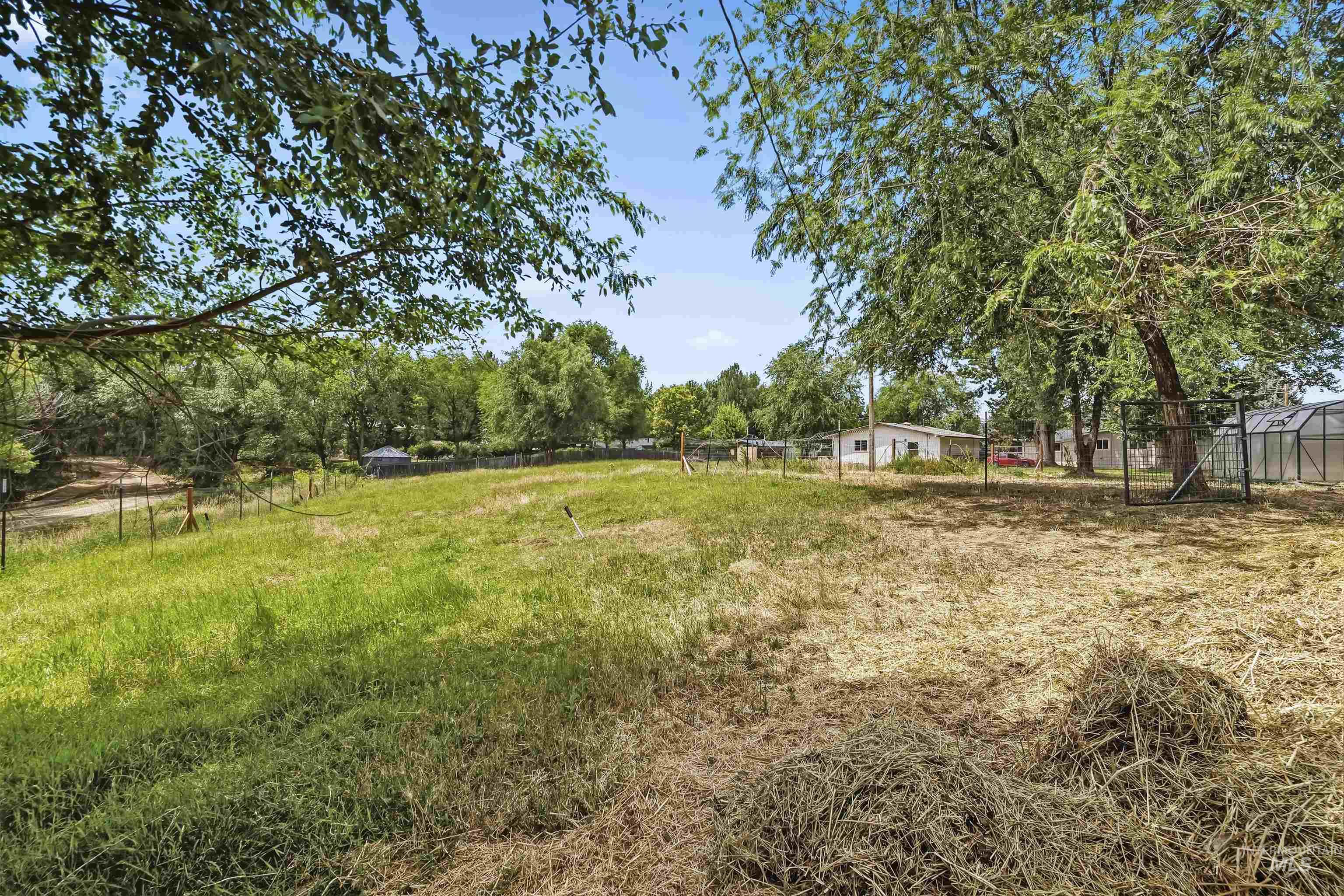 355 E Beacon Light Rd, Eagle, Idaho 83616, 5 Bedrooms, 2 Bathrooms, Residential For Sale, Price $979,000, 98991787
