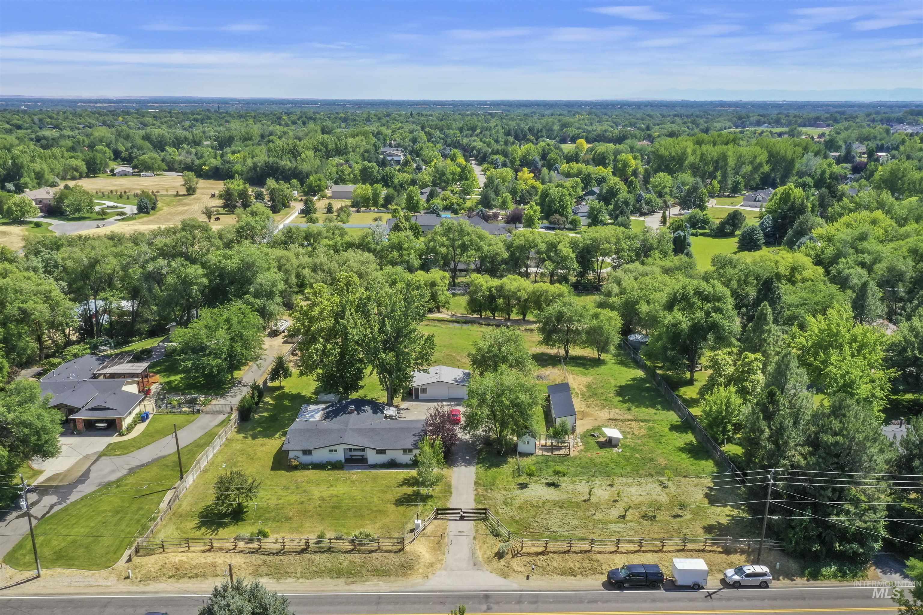355 E Beacon Light Rd, Eagle, Idaho 83616, 5 Bedrooms, 2 Bathrooms, Residential For Sale, Price $979,000, 98991787