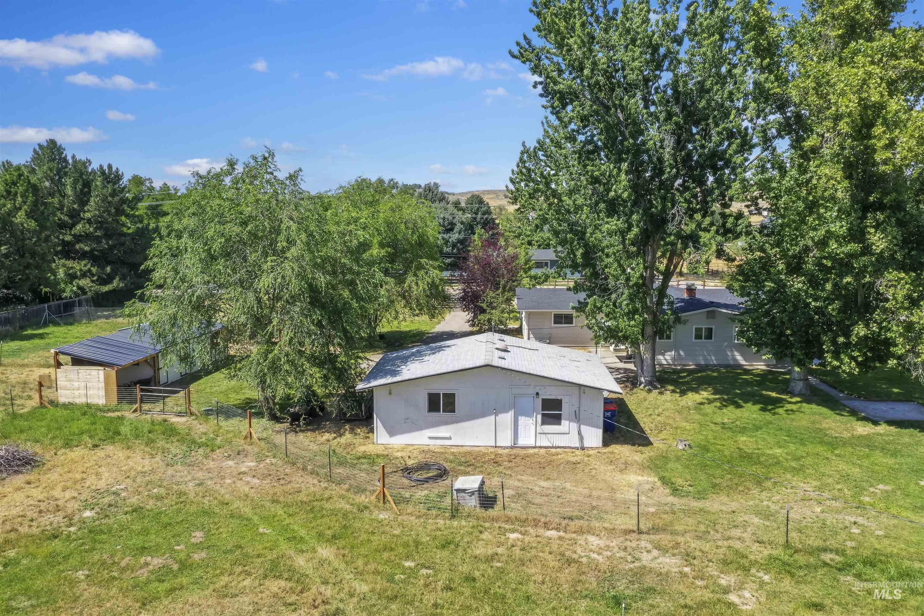 355 E Beacon Light Rd, Eagle, Idaho 83616, 5 Bedrooms, 2 Bathrooms, Residential For Sale, Price $979,000, 98991787