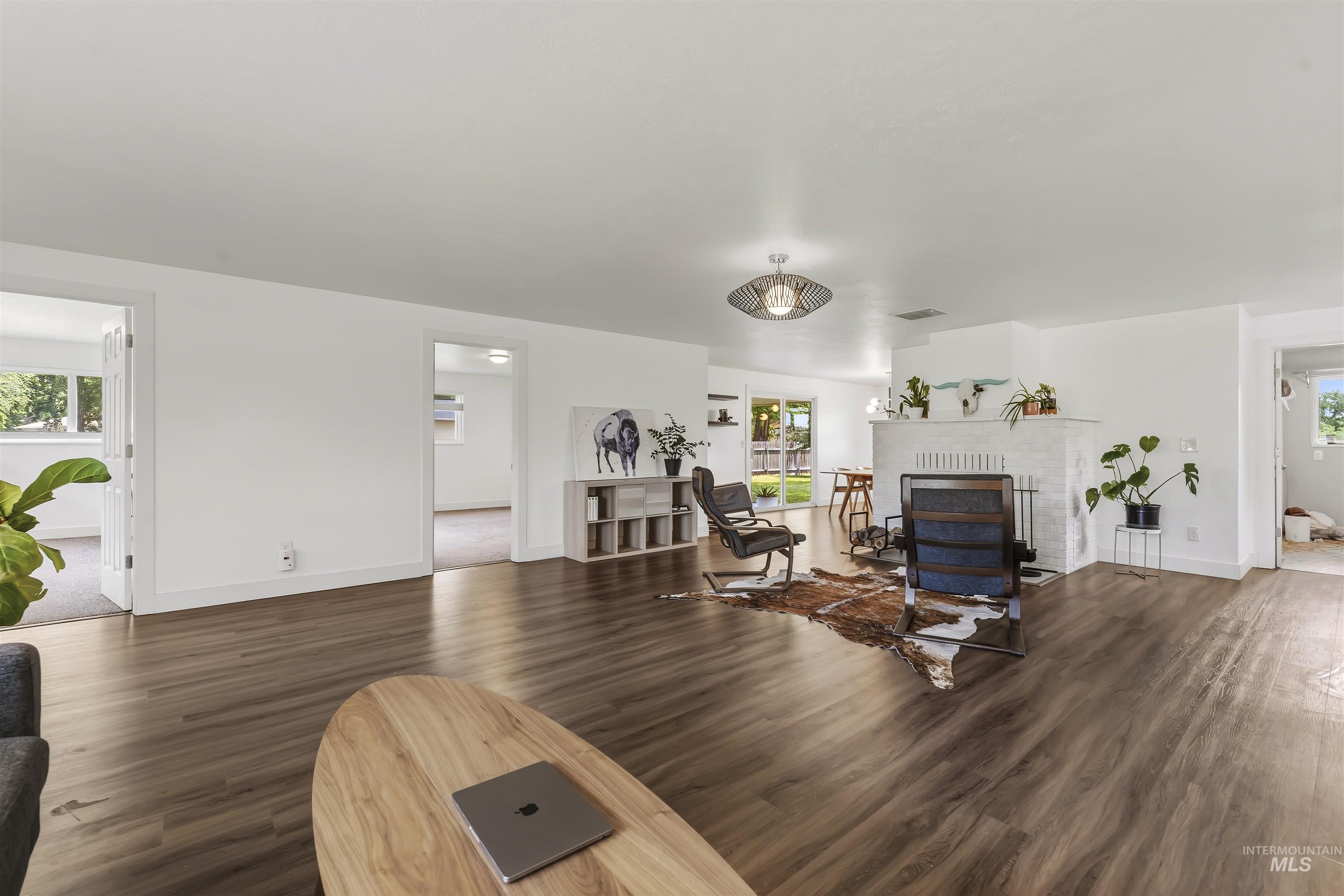 355 E Beacon Light Rd, Eagle, Idaho 83616, 5 Bedrooms, 2 Bathrooms, Residential For Sale, Price $979,000, 98991787