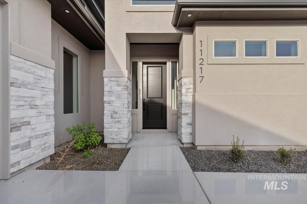 11127 S Corballis Ln, Kuna, Idaho 83634, 3 Bedrooms, 3 Bathrooms, Residential For Sale, Price $774,880, 98991789