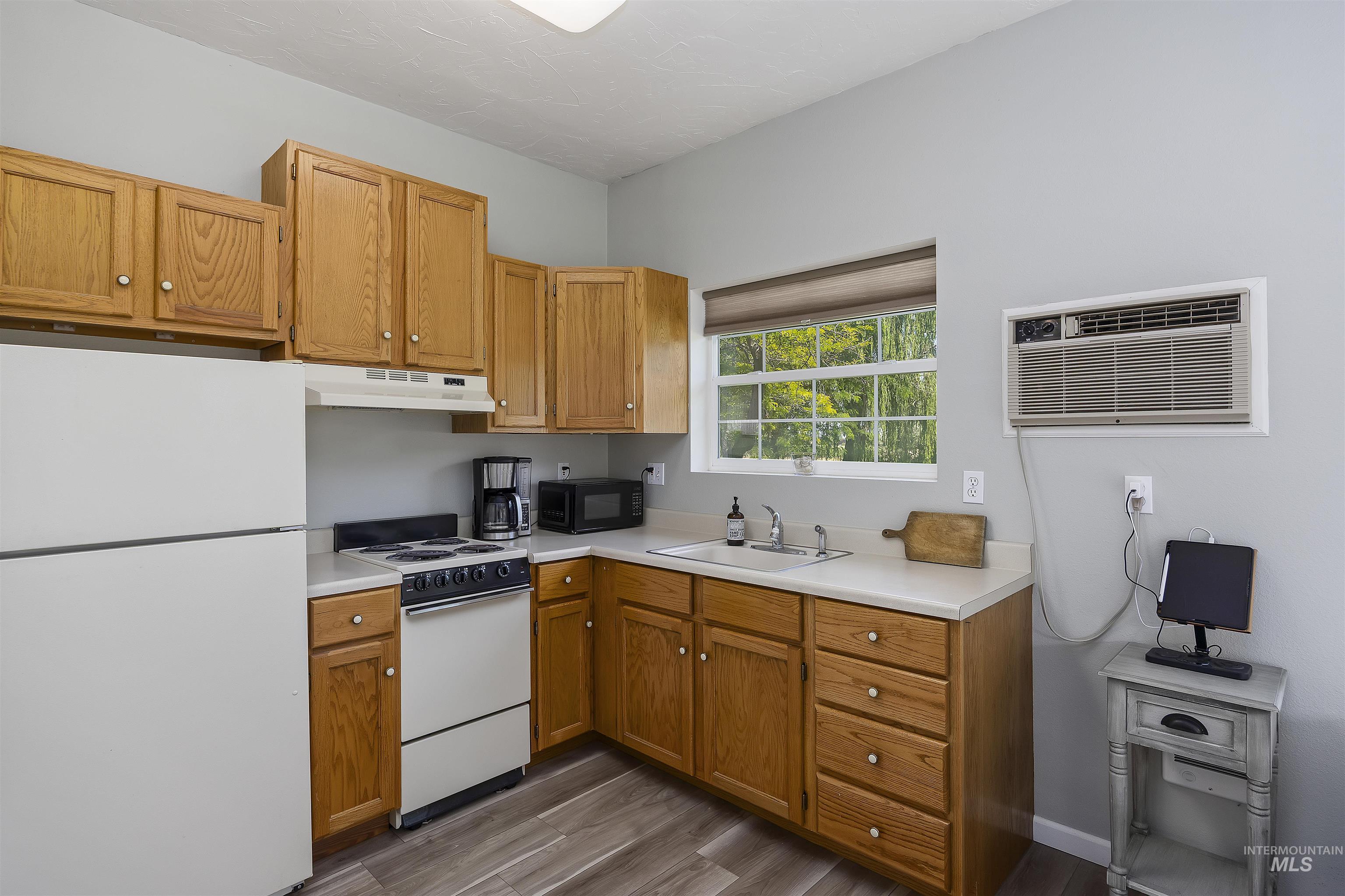 3716 North 2544 East, Twin Falls, Idaho 83301, 4 Bedrooms, 3 Bathrooms, Residential For Sale, Price $775,000,MLS 98991795
