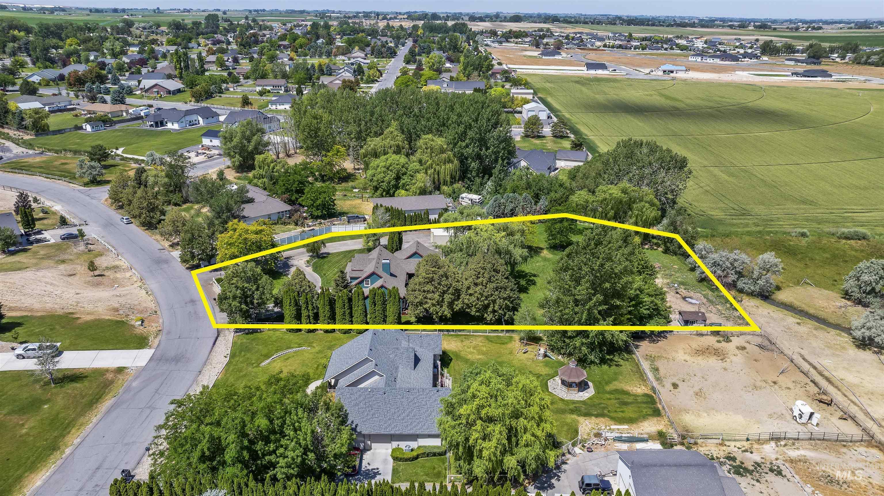 3716 North 2544 East, Twin Falls, Idaho 83301, 4 Bedrooms, 3 Bathrooms, Residential For Sale, Price $775,000,MLS 98991795