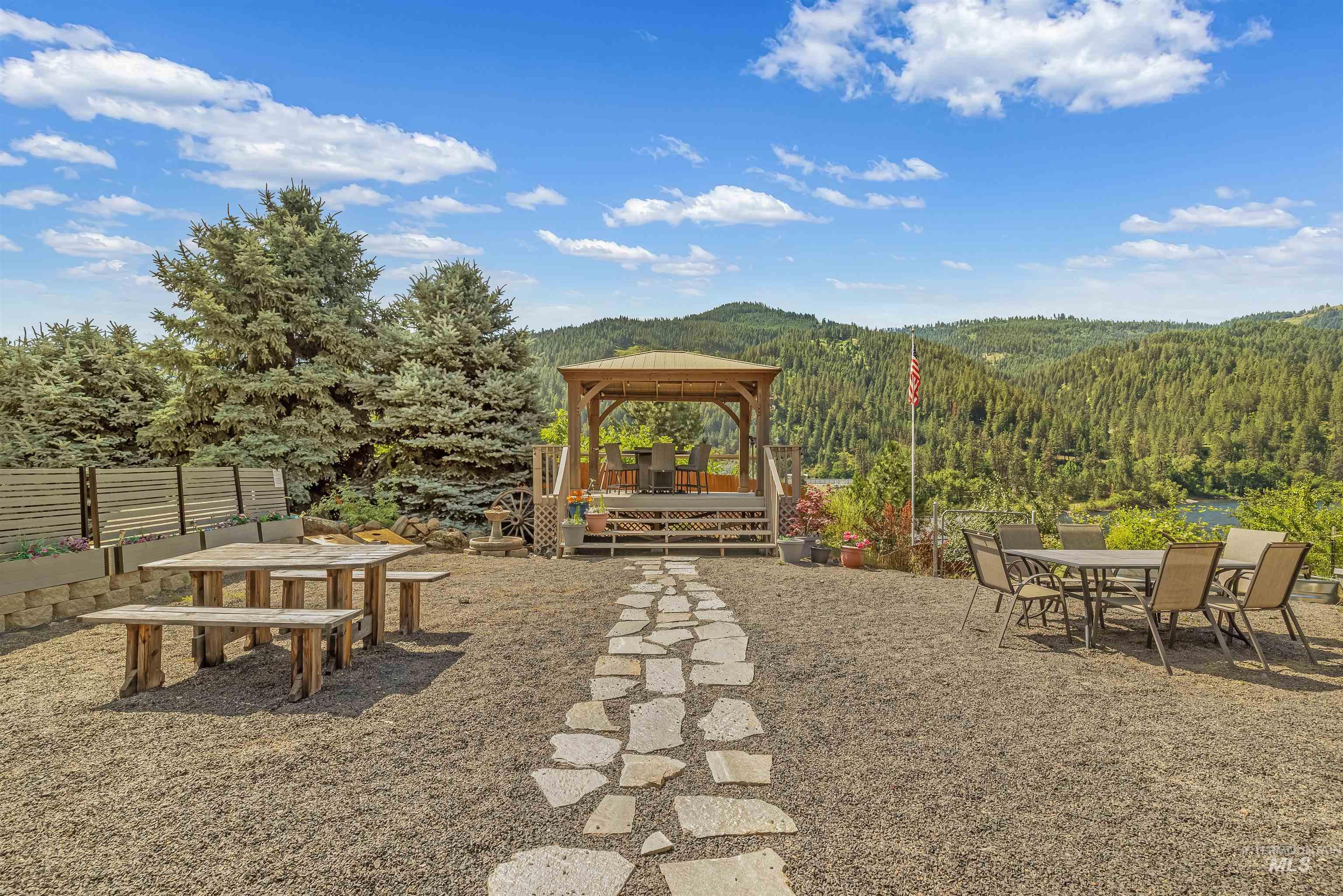 290 & 367 Trails End Dr, Ahsahka, Idaho 83520, 1 Bedroom, 1 Bathroom, Residential Income For Sale, Price $1,700,000, 98991797