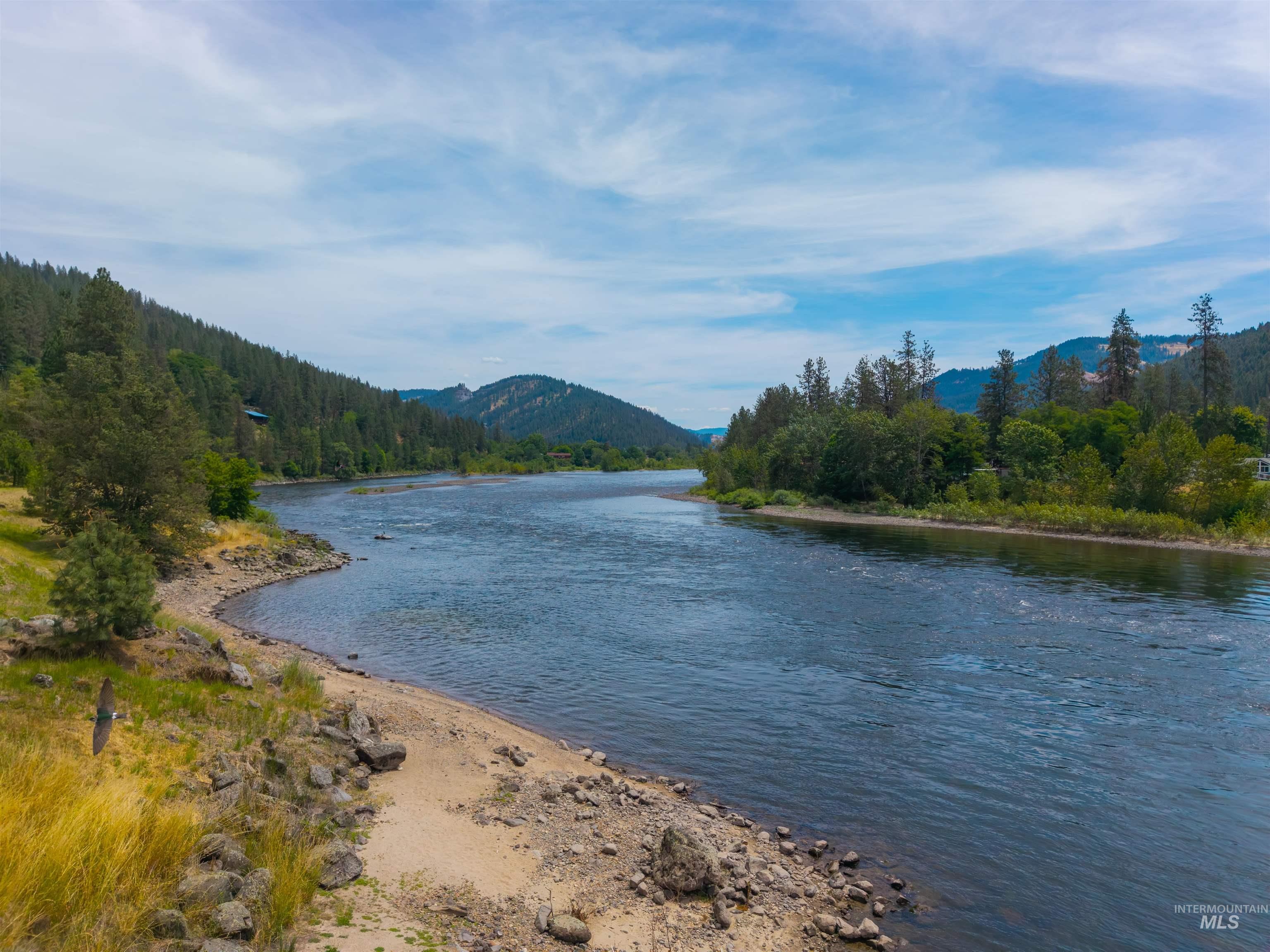 290 & 367 Trails End Dr, Ahsahka, Idaho 83520, 1 Bedroom, 1 Bathroom, Residential Income For Sale, Price $1,700,000, 98991797