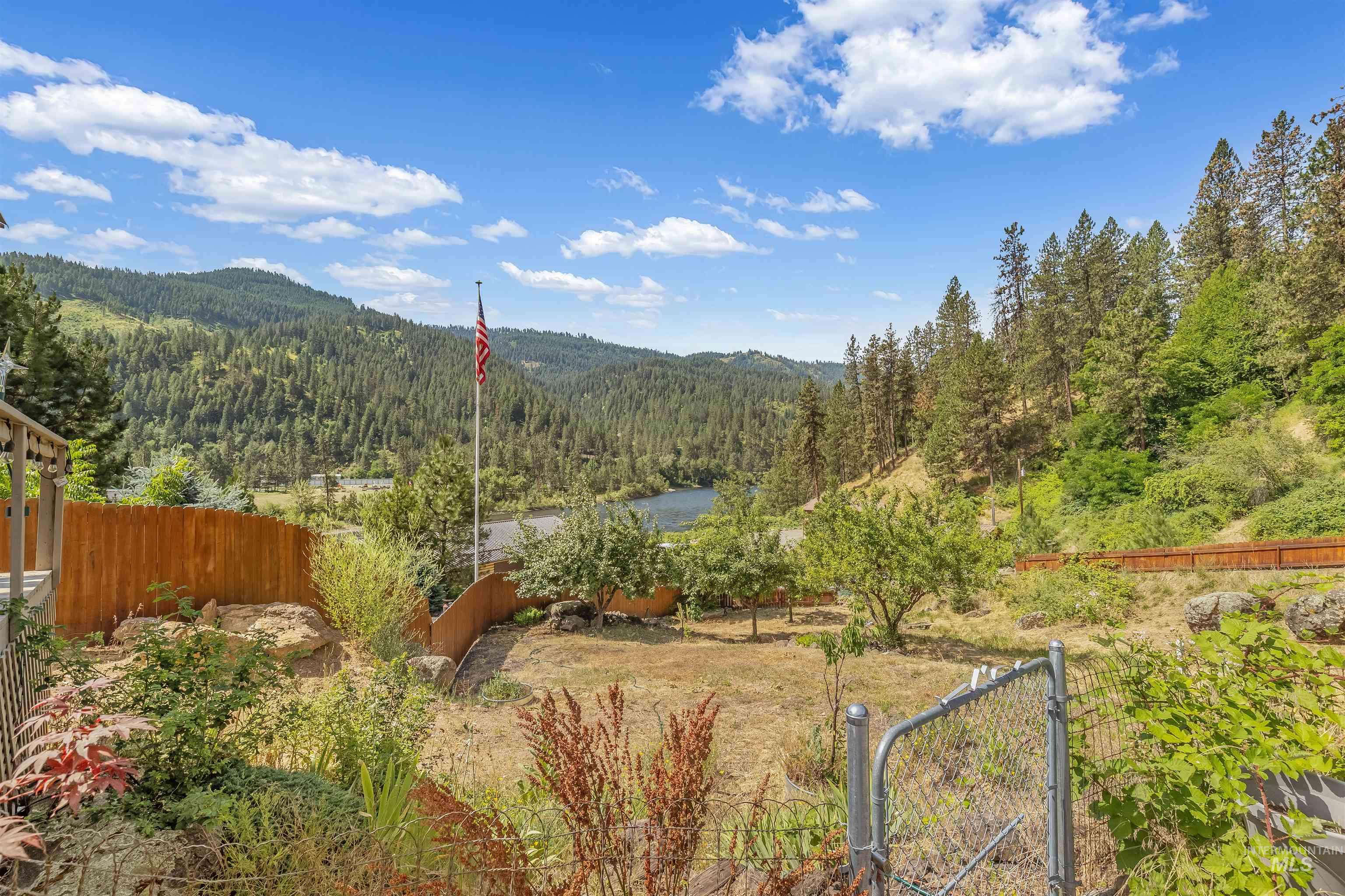 290 & 367 Trails End Dr, Ahsahka, Idaho 83520, 1 Bedroom, 1 Bathroom, Residential Income For Sale, Price $1,700,000, 98991797