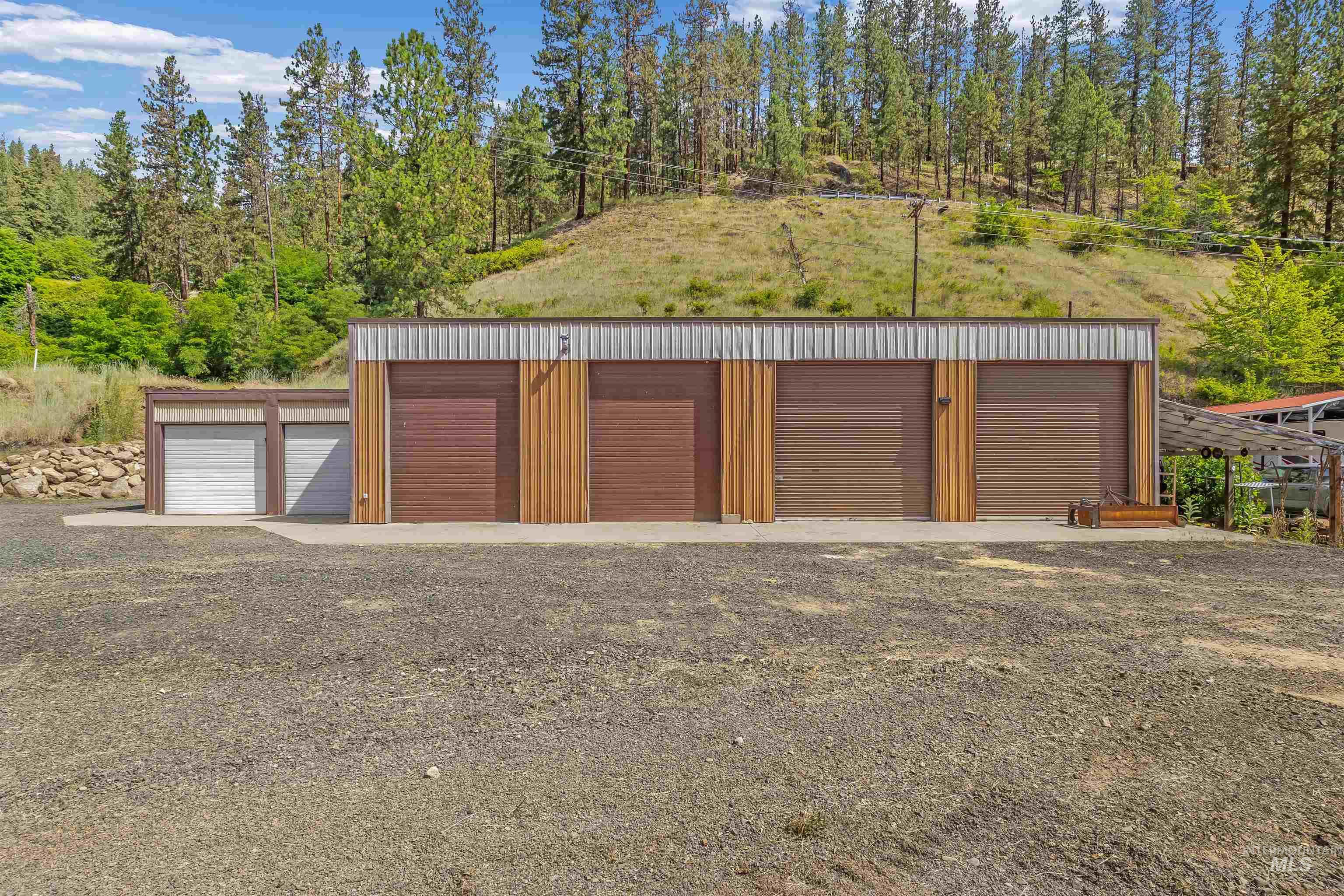 290 & 367 Trails End Dr, Ahsahka, Idaho 83520, 1 Bedroom, 1 Bathroom, Residential Income For Sale, Price $1,700,000, 98991797