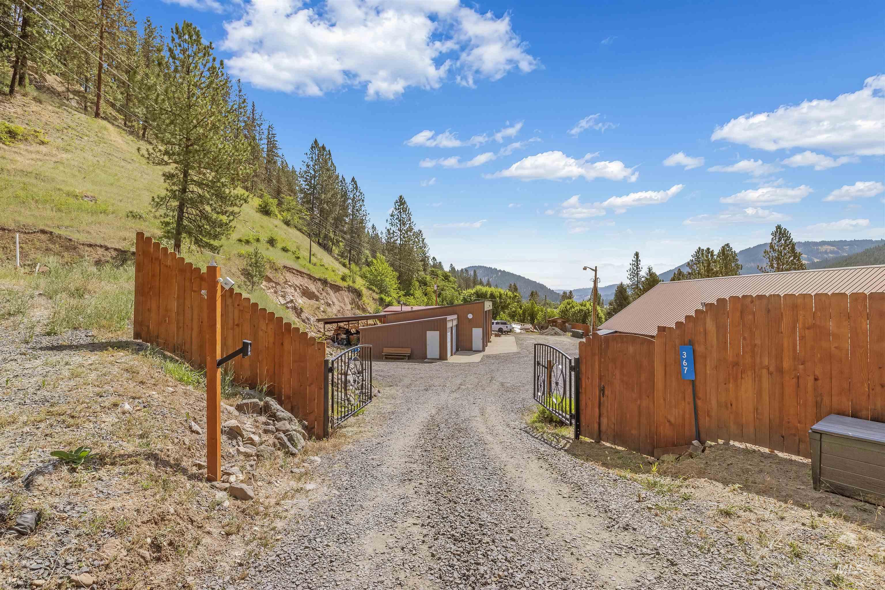 290 & 367 Trails End Dr, Ahsahka, Idaho 83520, 1 Bedroom, 1 Bathroom, Residential Income For Sale, Price $1,700,000, 98991797