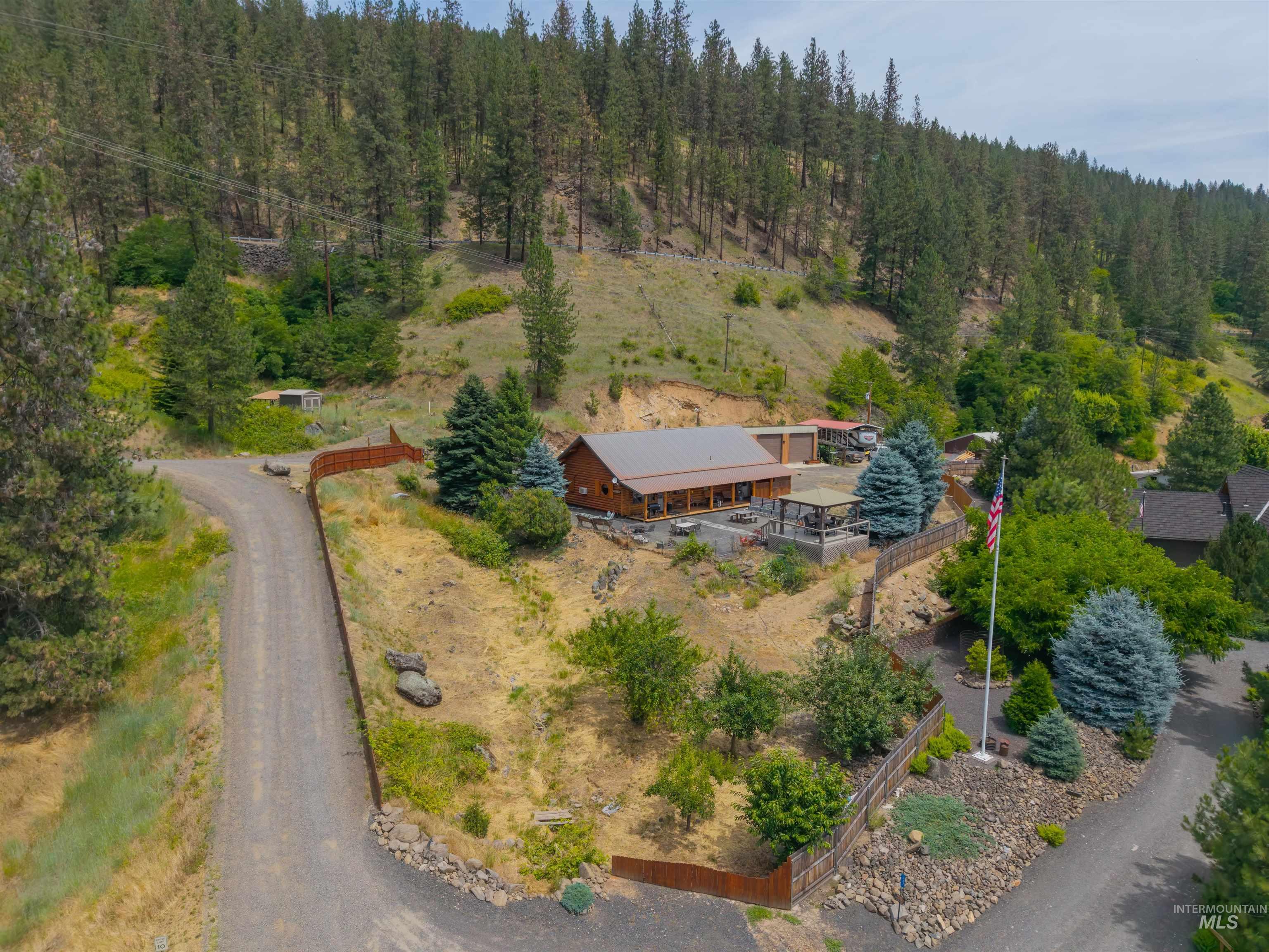 290 & 367 Trails End Dr, Ahsahka, Idaho 83520, 1 Bedroom, 1 Bathroom, Residential Income For Sale, Price $1,700,000, 98991797