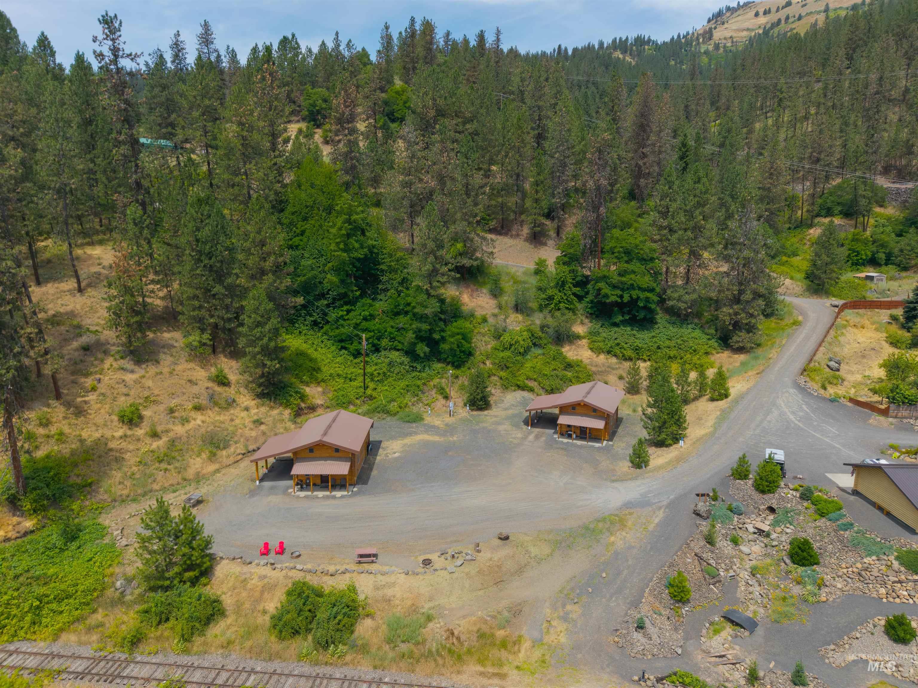 290 & 367 Trails End Dr, Ahsahka, Idaho 83520, 1 Bedroom, 1 Bathroom, Residential Income For Sale, Price $1,700,000, 98991797