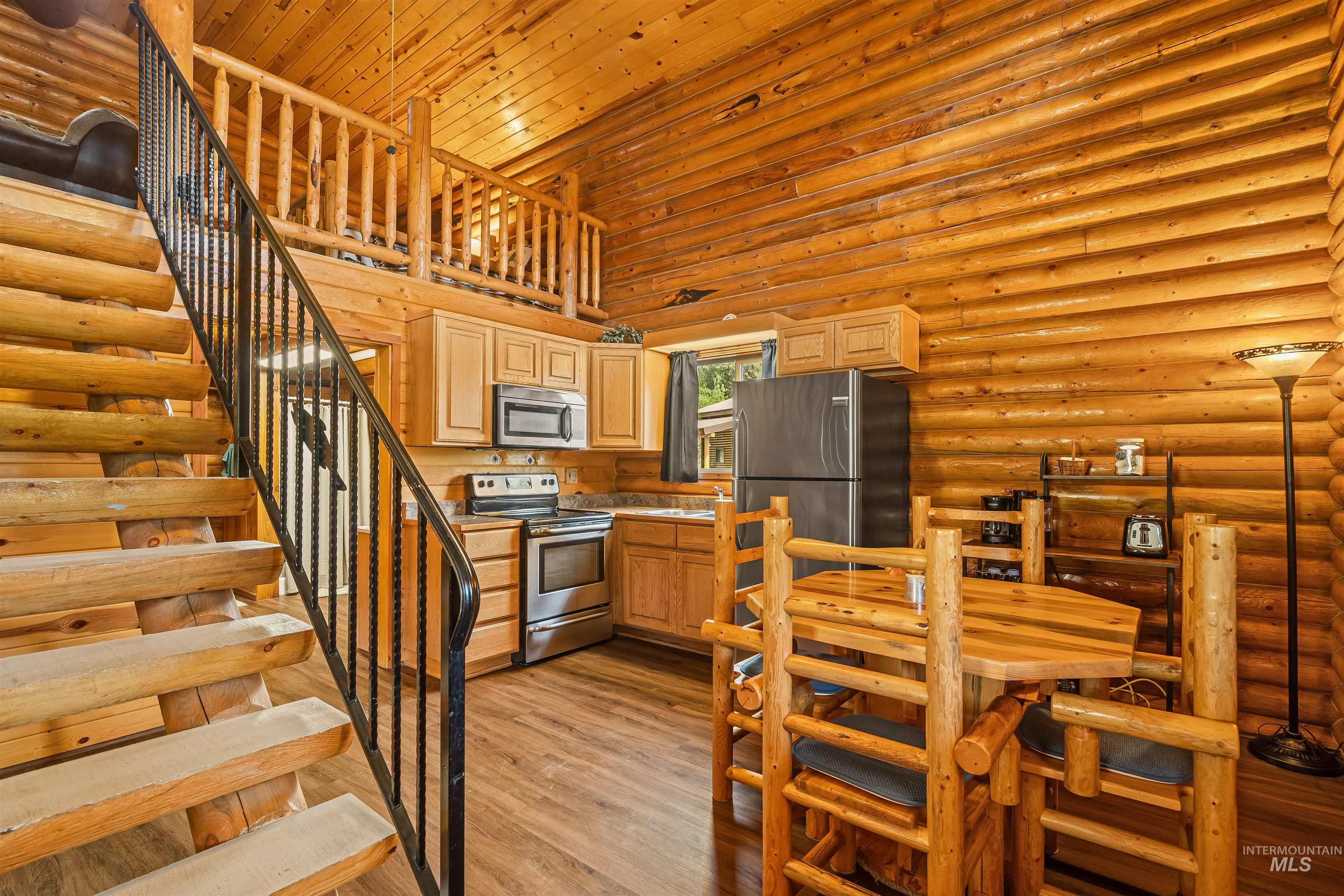 290 & 367 Trails End Dr, Ahsahka, Idaho 83520, 1 Bedroom, 1 Bathroom, Residential Income For Sale, Price $1,700,000, 98991797