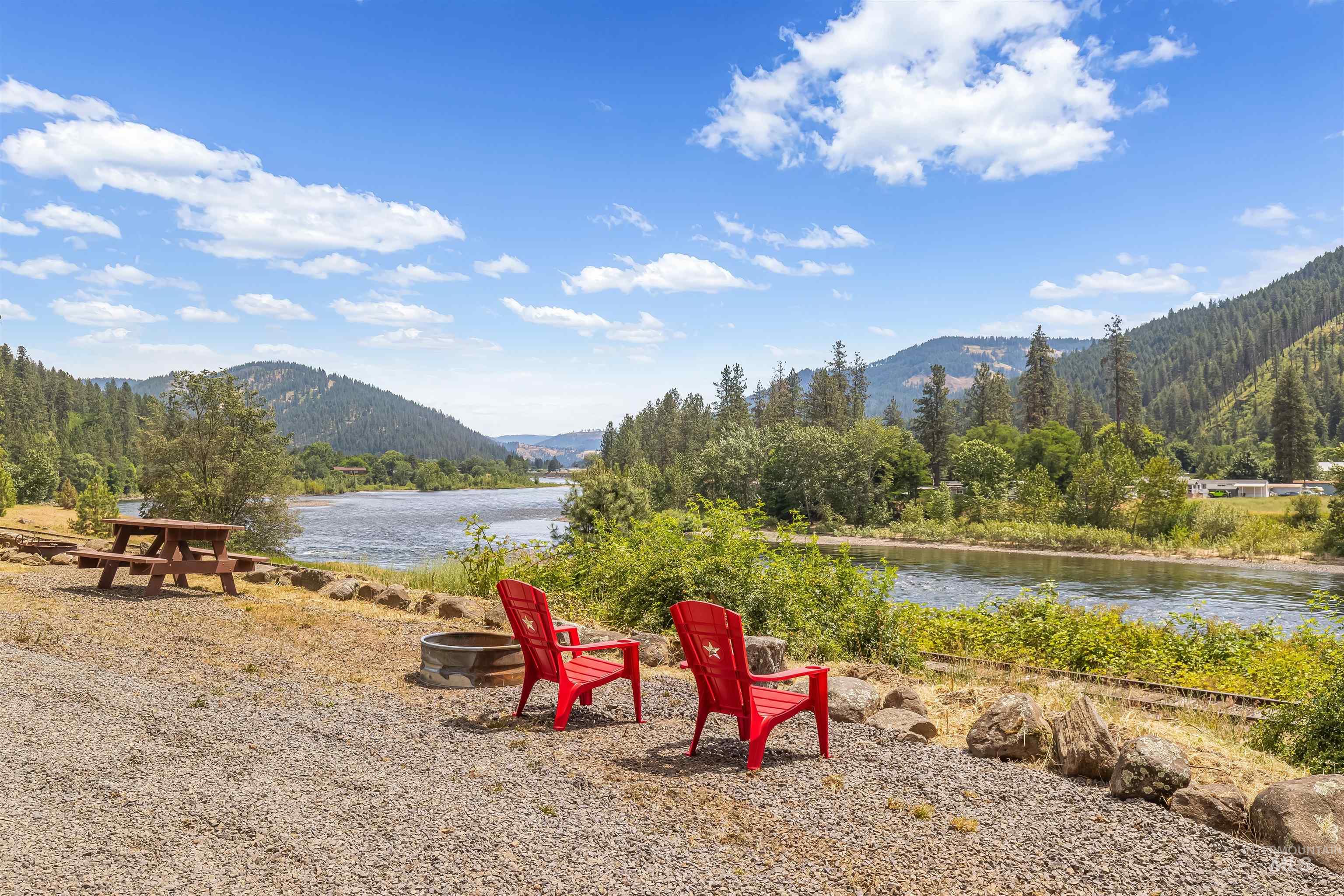 290 & 367 Trails End Dr, Ahsahka, Idaho 83520, 1 Bedroom, 1 Bathroom, Residential Income For Sale, Price $1,700,000, 98991797
