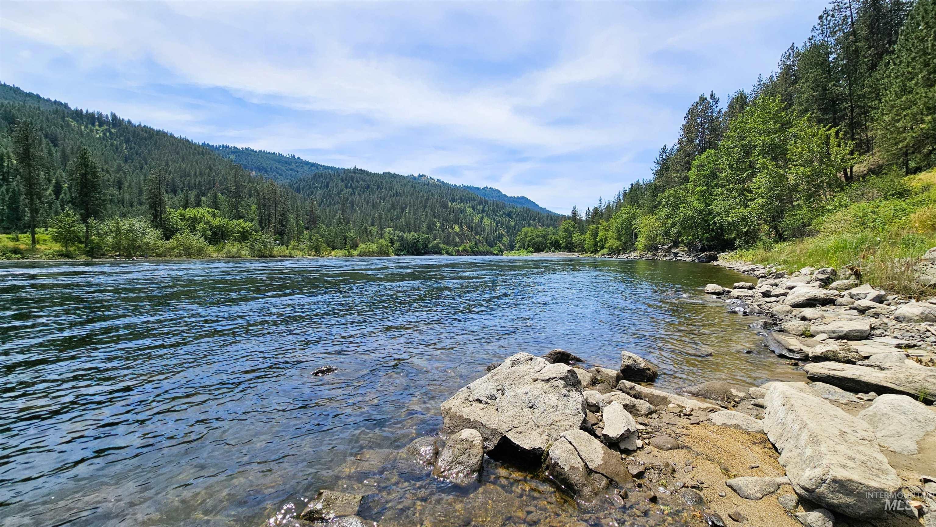 290 & 367 Trails End Dr, Ahsahka, Idaho 83520, 1 Bedroom, 1 Bathroom, Residential Income For Sale, Price $1,700,000, 98991797