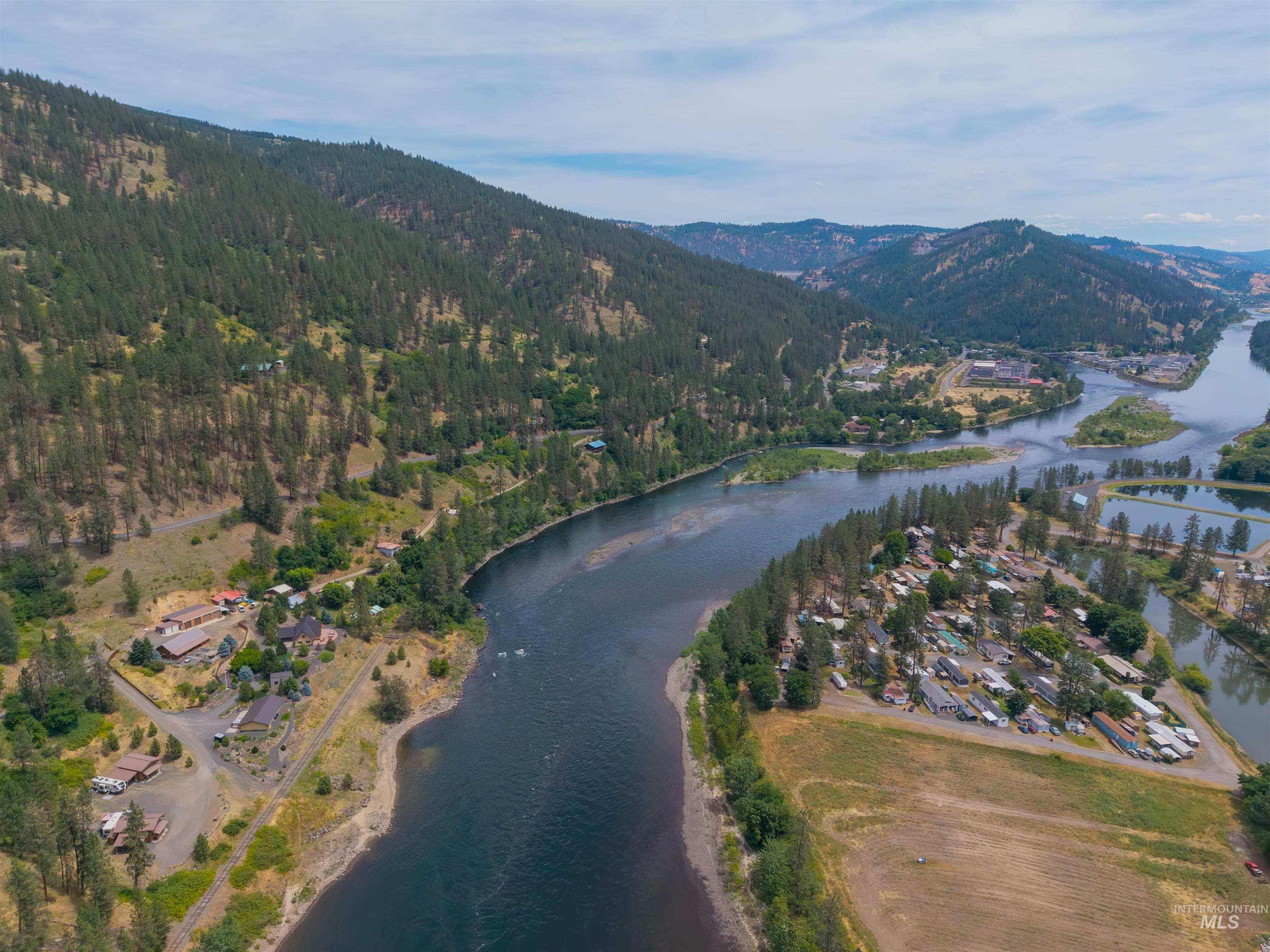 290 & 367 Trails End Dr, Ahsahka, Idaho 83520, 1 Bedroom, 1 Bathroom, Residential Income For Sale, Price $1,700,000, 98991797