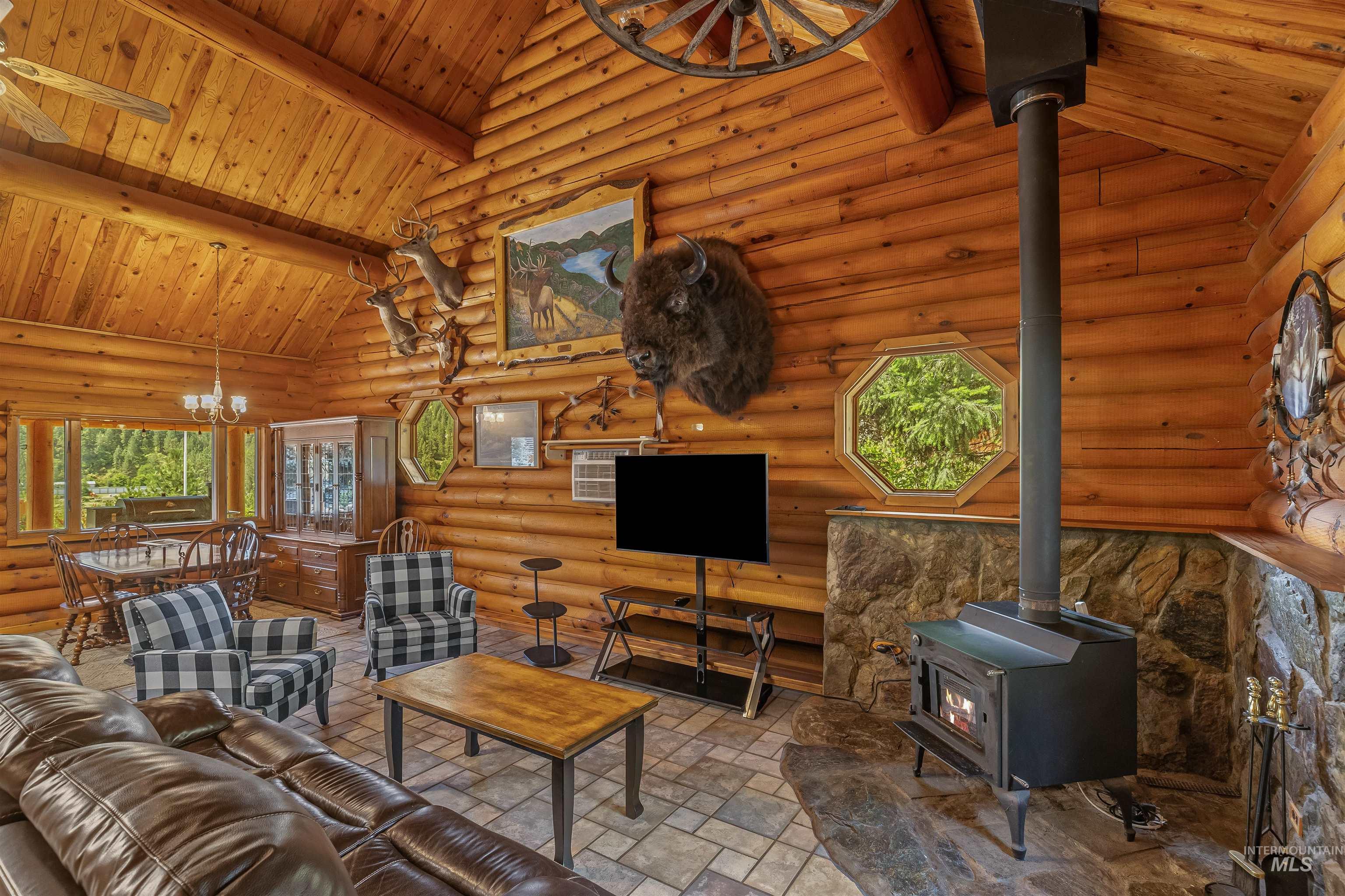 290 & 367 Trails End Dr, Ahsahka, Idaho 83520, 1 Bedroom, 1 Bathroom, Residential Income For Sale, Price $1,700,000, 98991797