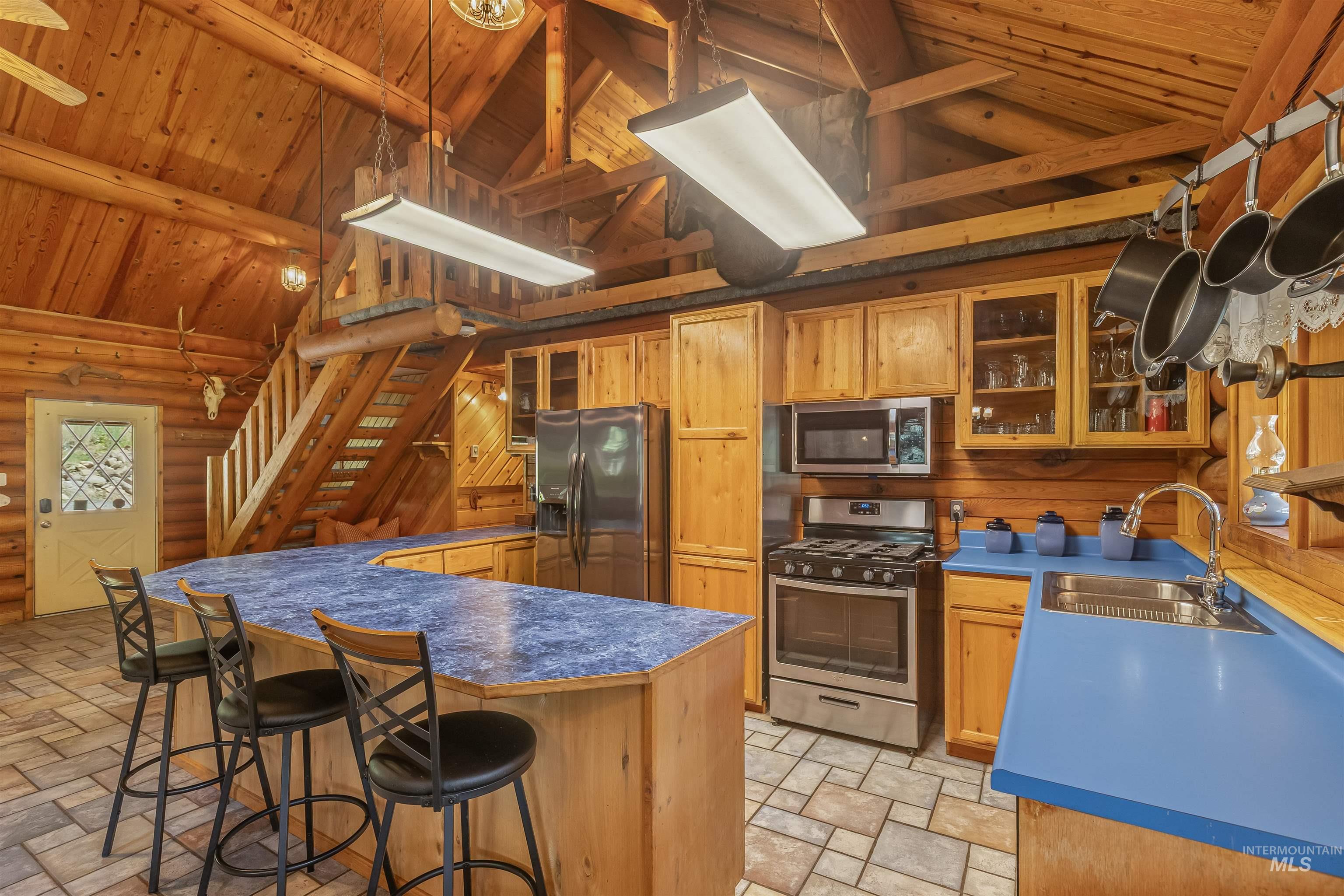 290 & 367 Trails End Dr, Ahsahka, Idaho 83520, 1 Bedroom, 1 Bathroom, Residential Income For Sale, Price $1,700,000, 98991797