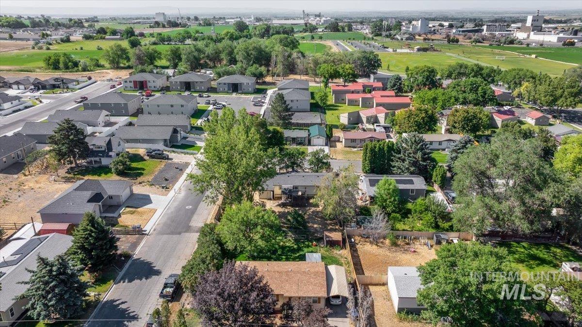 526 W Avenue E # J, Jerome, Idaho 83338-2914, 3 Bedrooms, 2 Bathrooms, Residential For Sale, Price $289,900, 98991798
