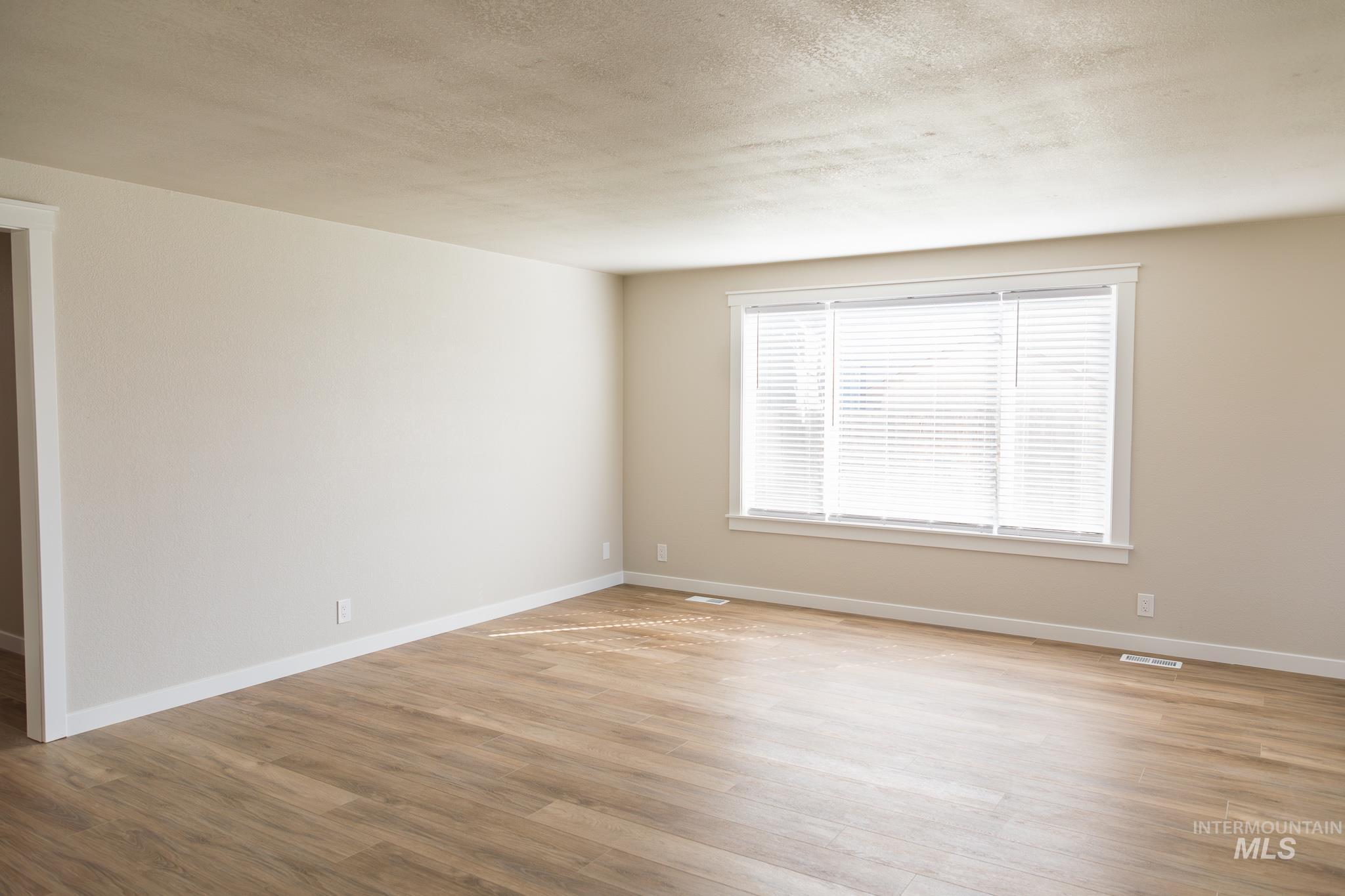 1366 Arata Way, Ontario, Oregon 97914, 3 Bedrooms, 2 Bathrooms, Rental For Rent, Price $2,495,MLS 98991800