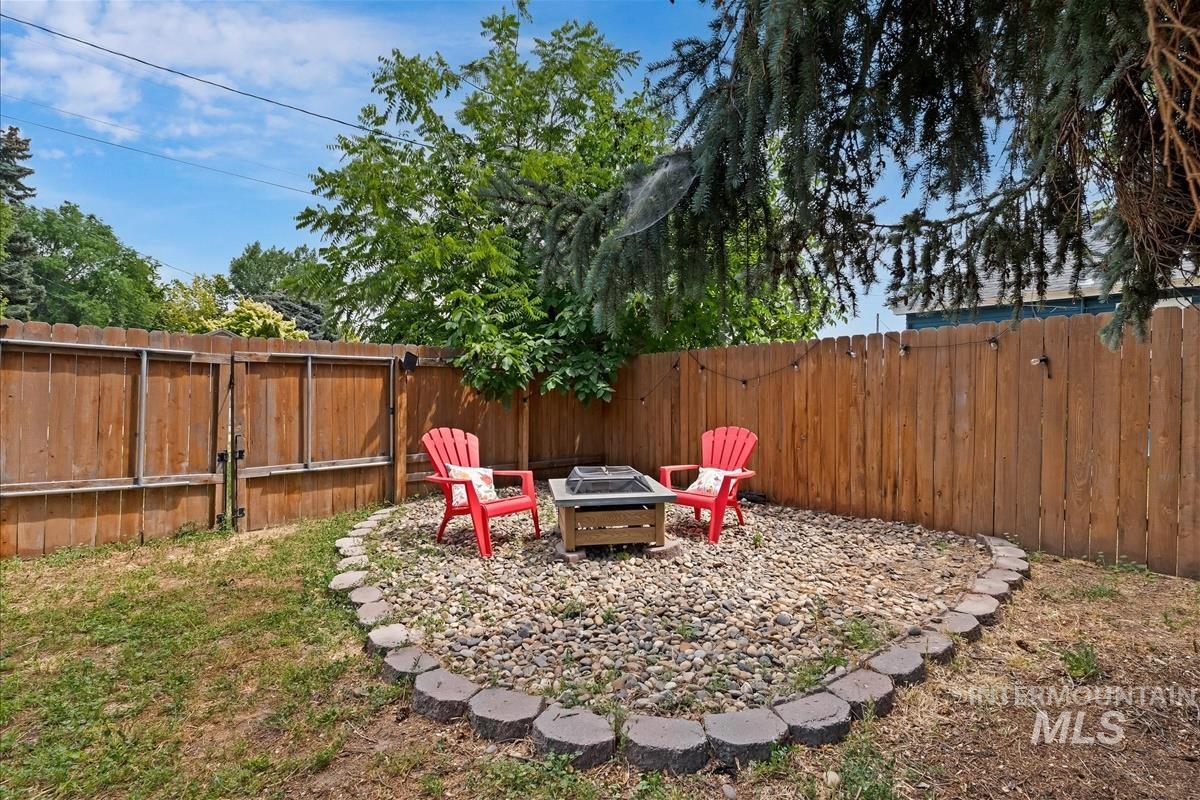 120 S Nectarine St, Nampa, Idaho 83686, 2 Bedrooms, 1 Bathroom, Residential For Sale, Price $319,500, 98991801
