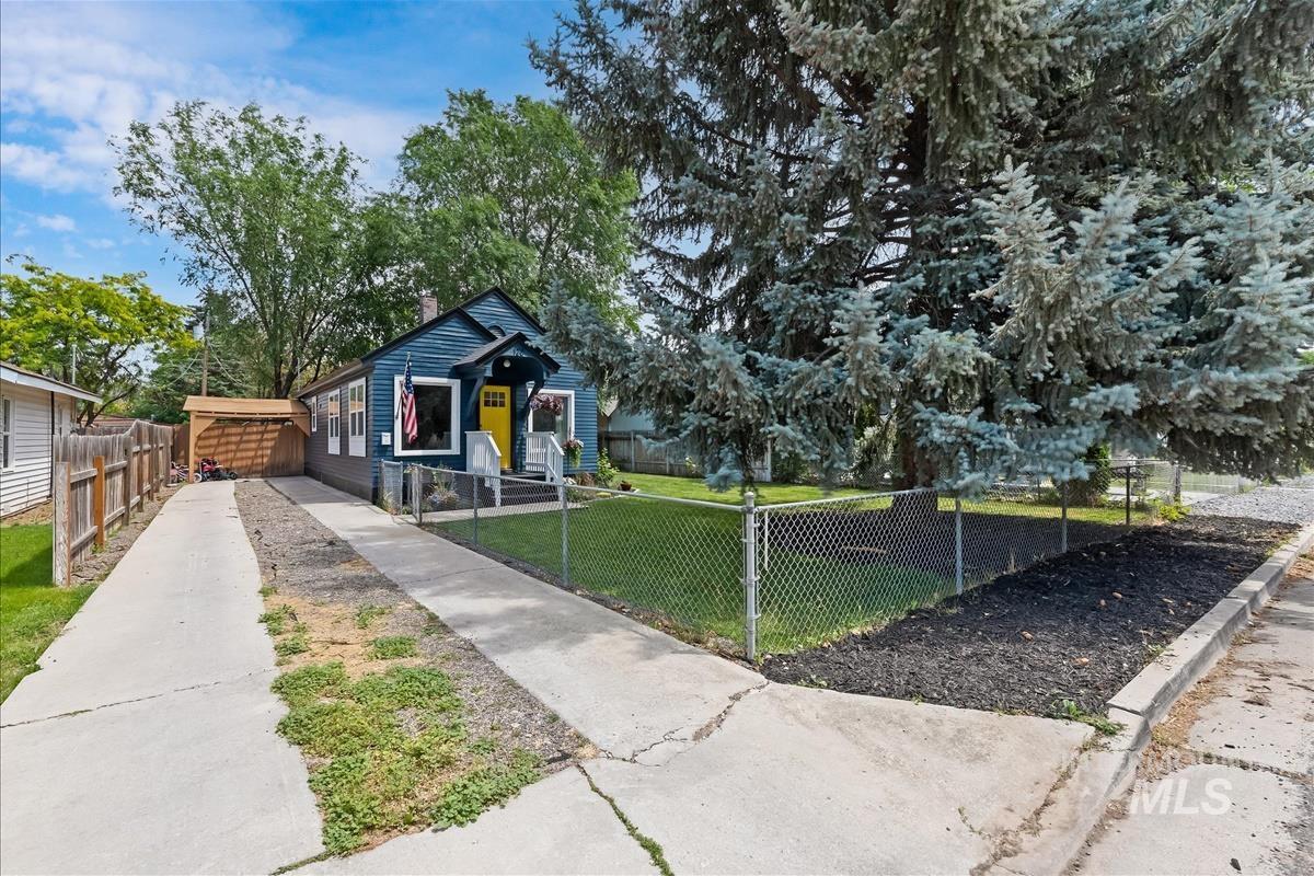 120 S Nectarine St, Nampa, Idaho 83686, 2 Bedrooms, 1 Bathroom, Residential For Sale, Price $319,500, 98991801