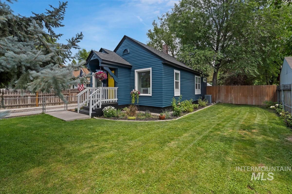 120 S Nectarine St, Nampa, Idaho 83686, 2 Bedrooms, 1 Bathroom, Residential For Sale, Price $319,500, 98991801