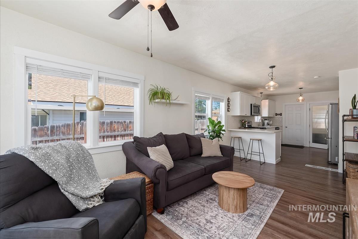 120 S Nectarine St, Nampa, Idaho 83686, 2 Bedrooms, 1 Bathroom, Residential For Sale, Price $319,500, 98991801
