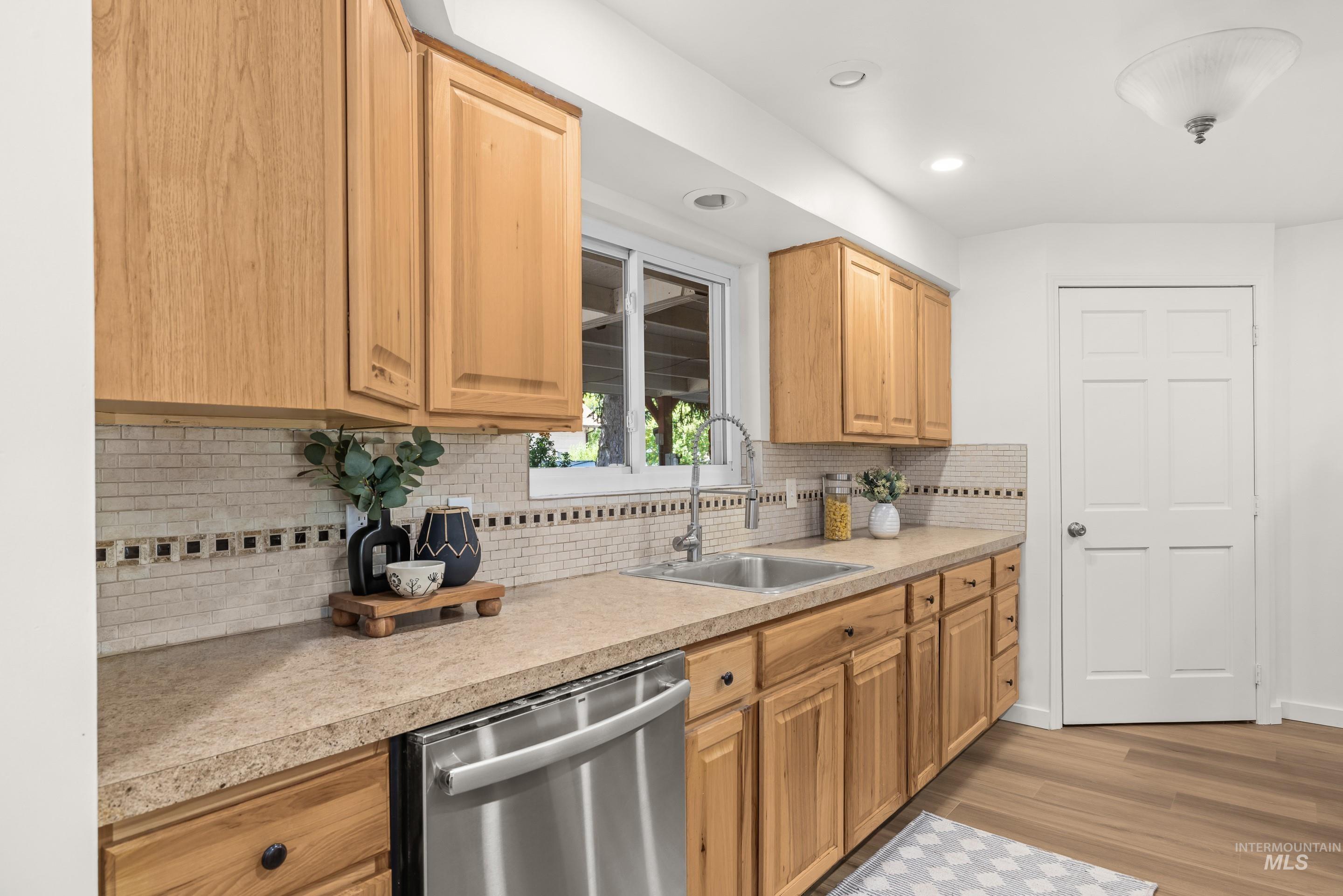 8941 W Donnybrook Dr, Boise, Idaho 83709, 3 Bedrooms, 2 Bathrooms, Residential For Sale, Price $389,900, 98991807