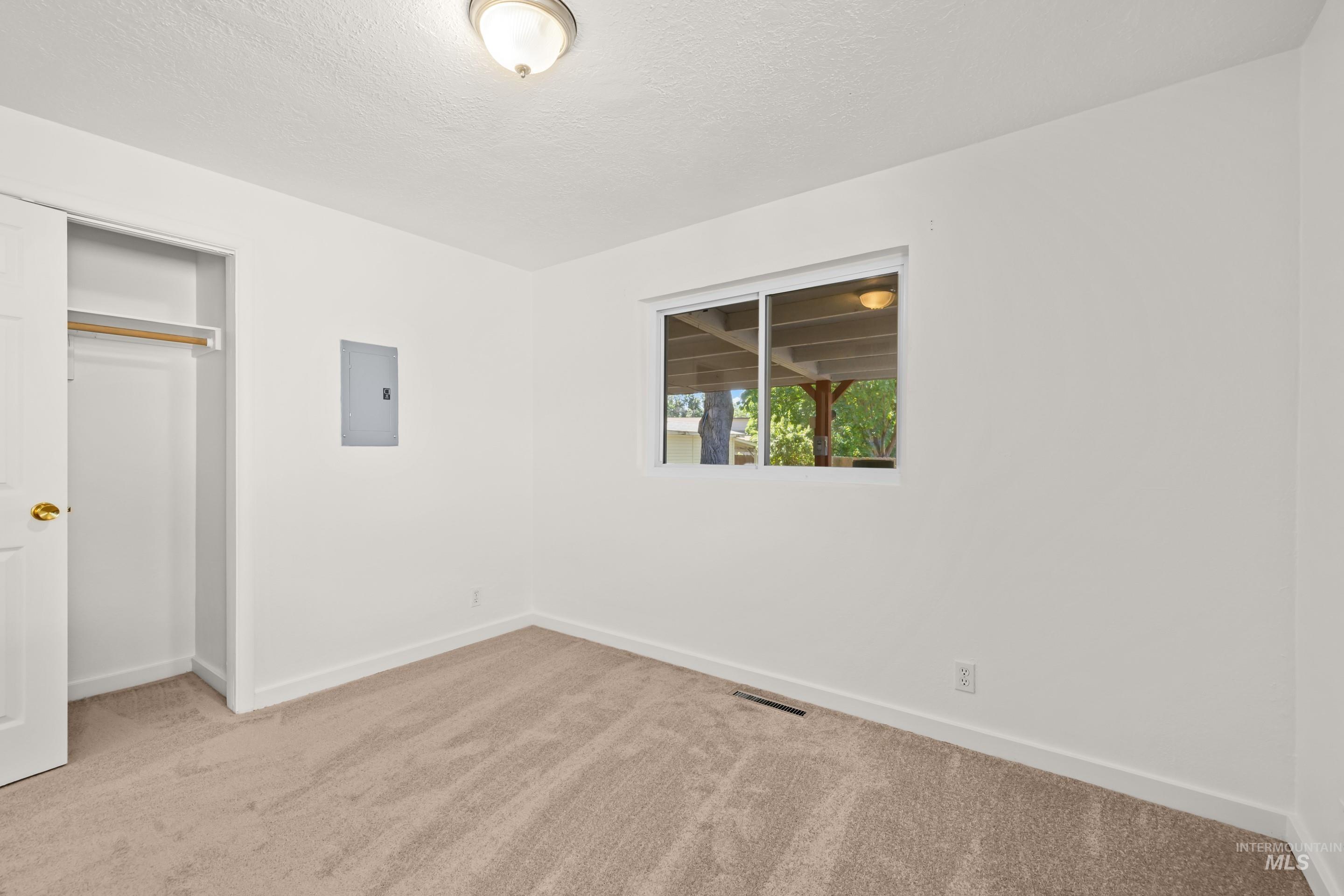 8941 W Donnybrook Dr, Boise, Idaho 83709, 3 Bedrooms, 2 Bathrooms, Residential For Sale, Price $389,900, 98991807