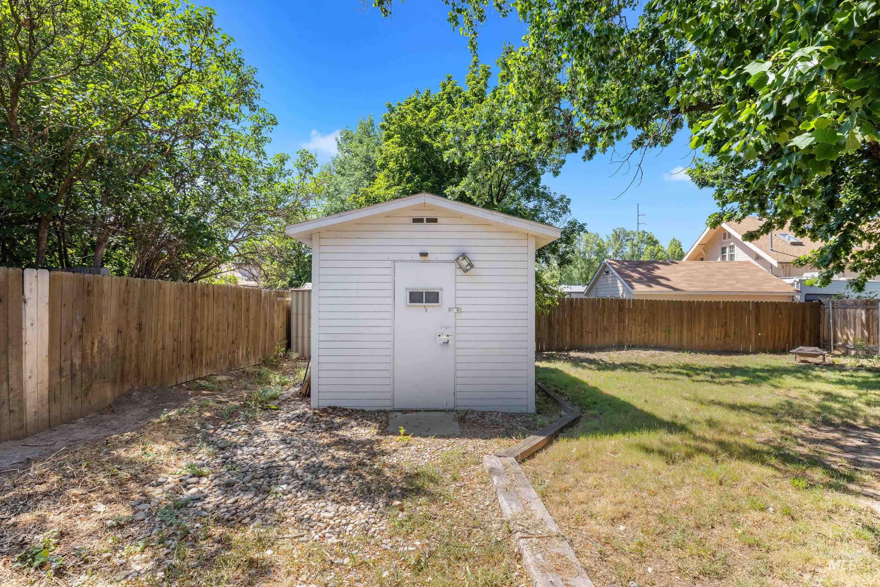 8941 W Donnybrook Dr, Boise, Idaho 83709, 3 Bedrooms, 2 Bathrooms, Residential For Sale, Price $389,900, 98991807