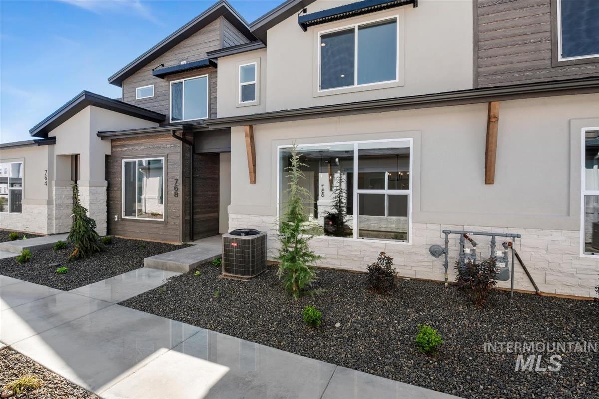 768 S Calhoun Ln., Star, Idaho 83669, 3 Bedrooms, 2.5 Bathrooms, Residential For Sale, Price $414,880,MLS 98991810