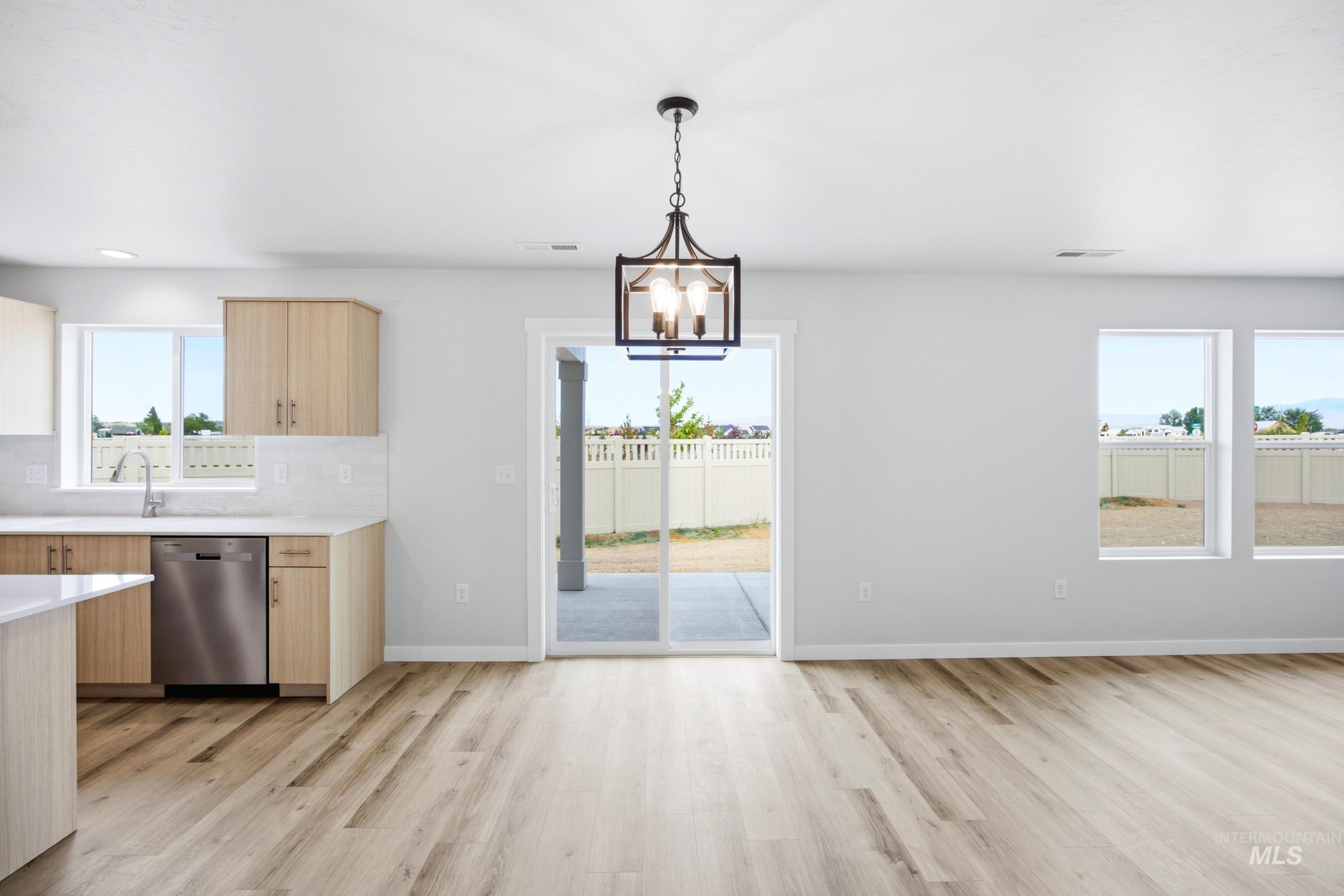 7278 W Trumbull Ct, Eagle, Idaho 83616, 5 Bedrooms, 3 Bathrooms, Residential For Sale, Price $674,990,MLS 98991813